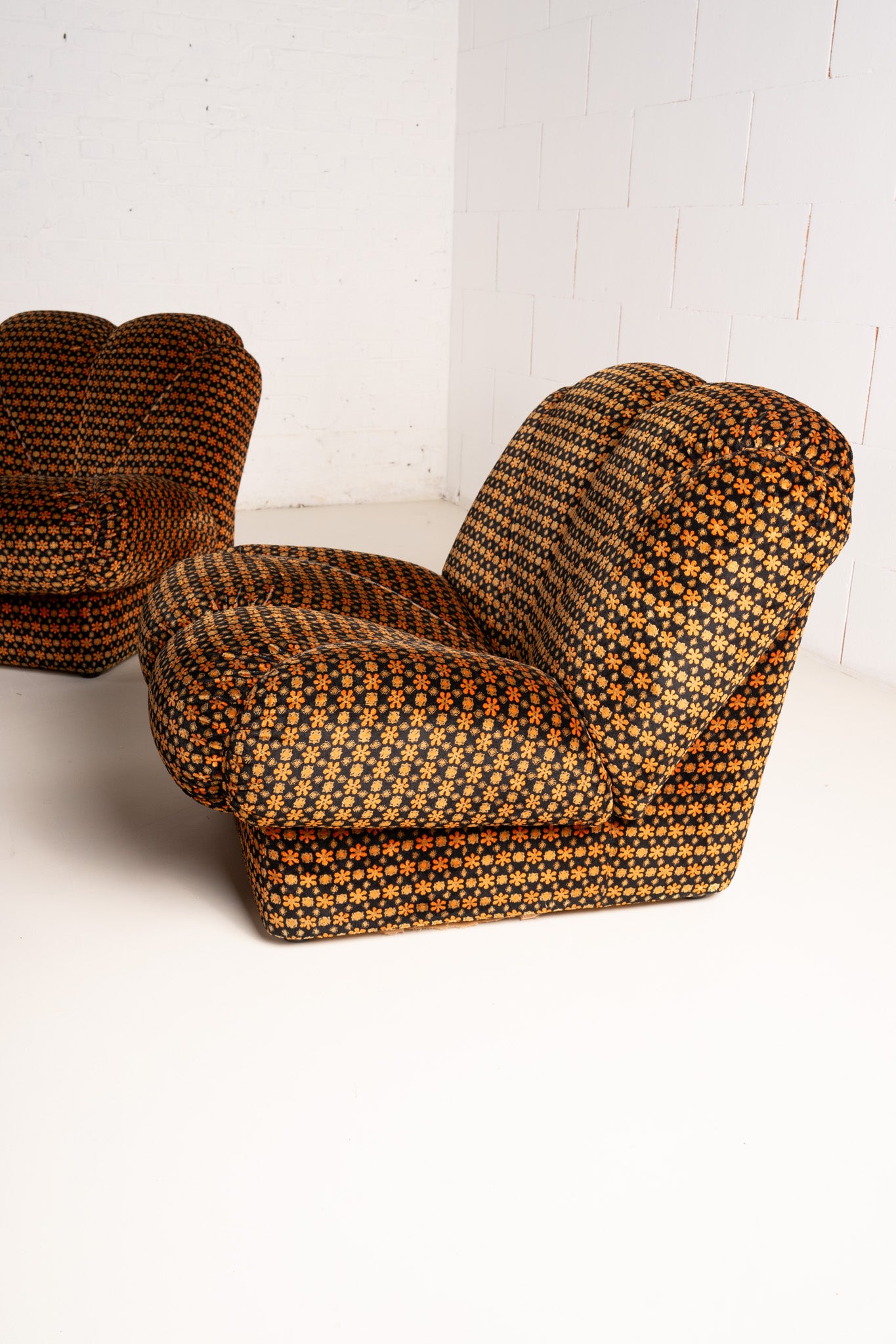 70s FLORAL PRINT MODULAR SOFA & TABLE