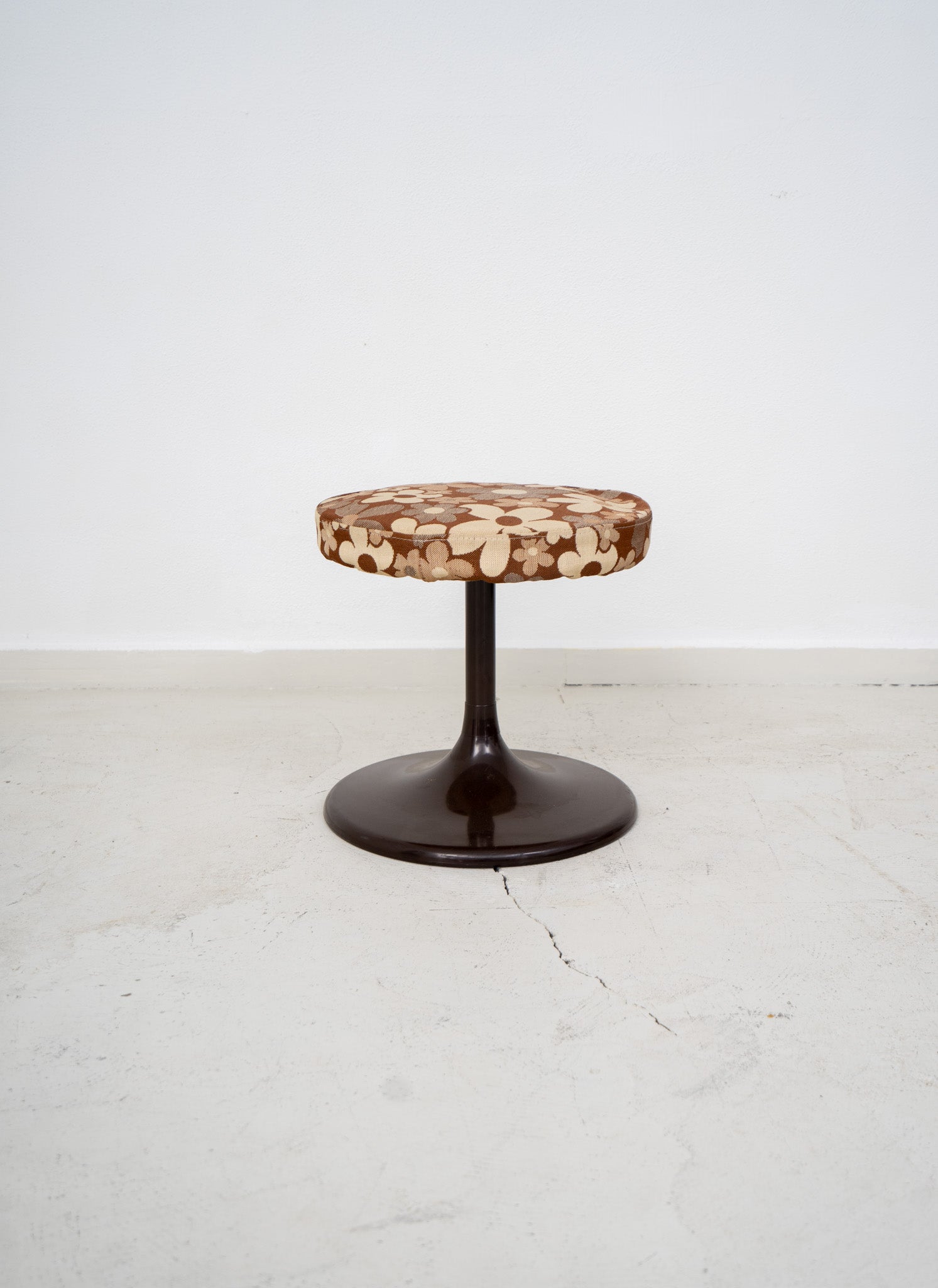 1960s FLOWER STOOL