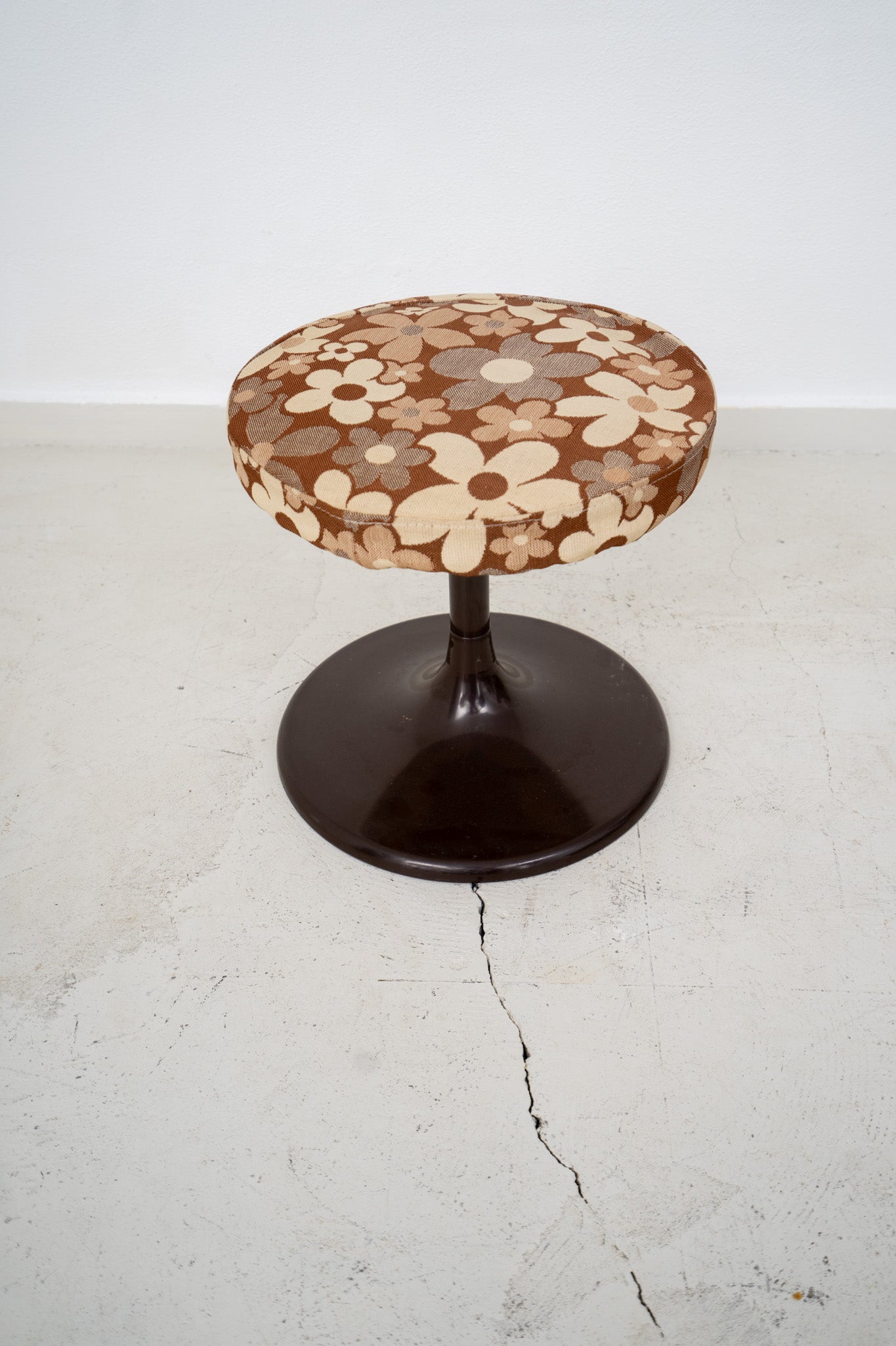 1960s FLOWER STOOL