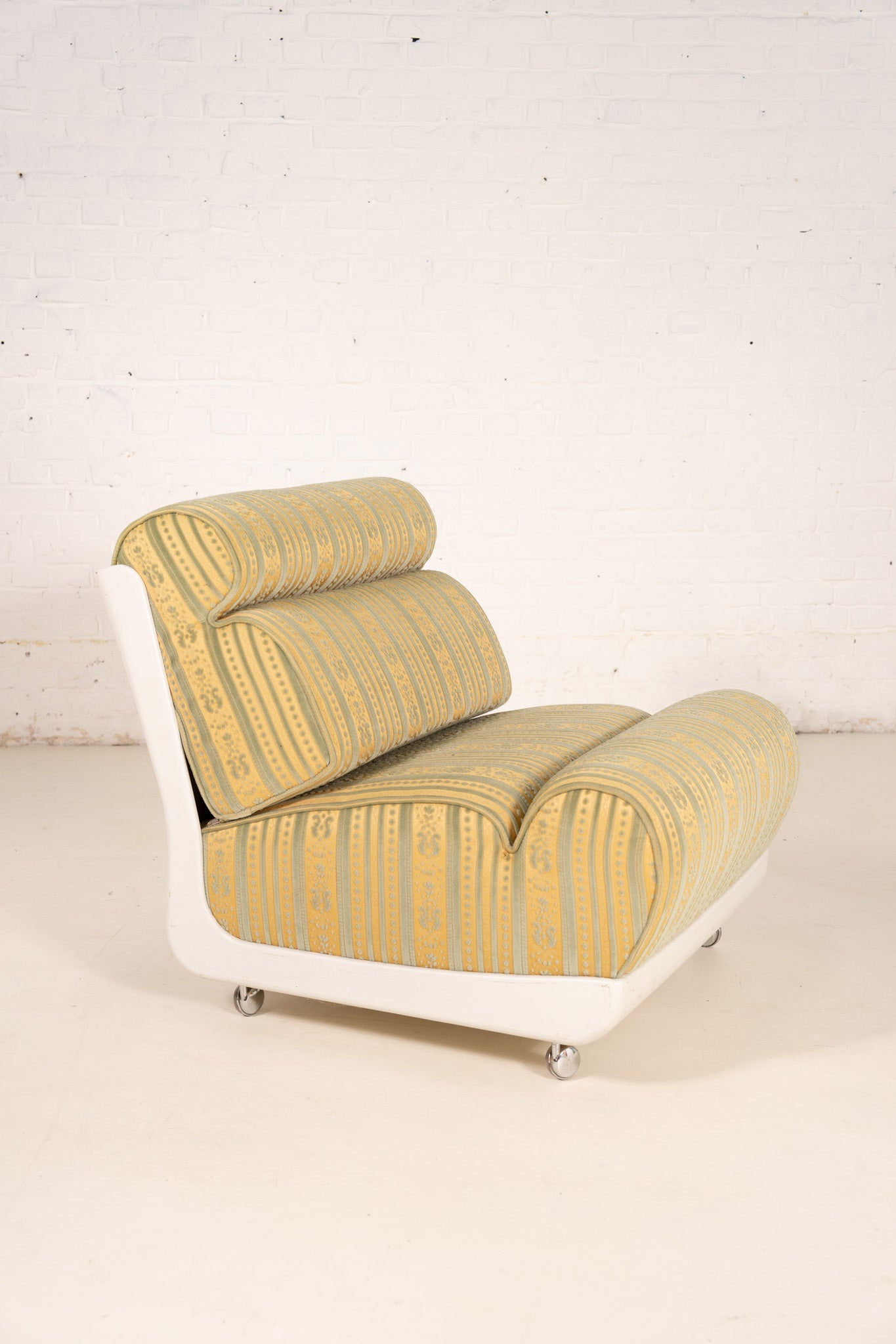 STRIPED MODULAR 1970s LOUNGE CHAIR