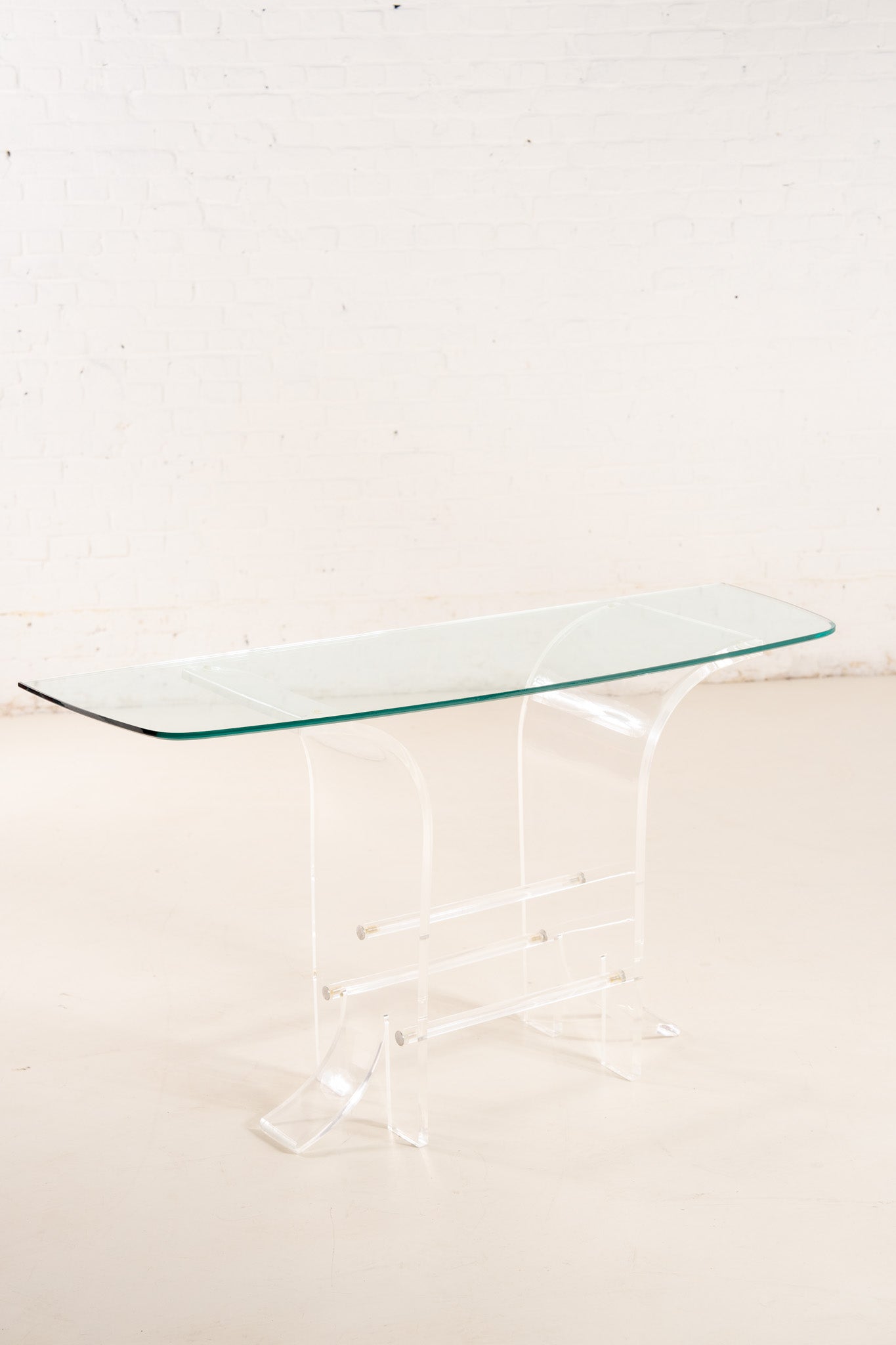 GLASS & PLEXI CONSOLE
