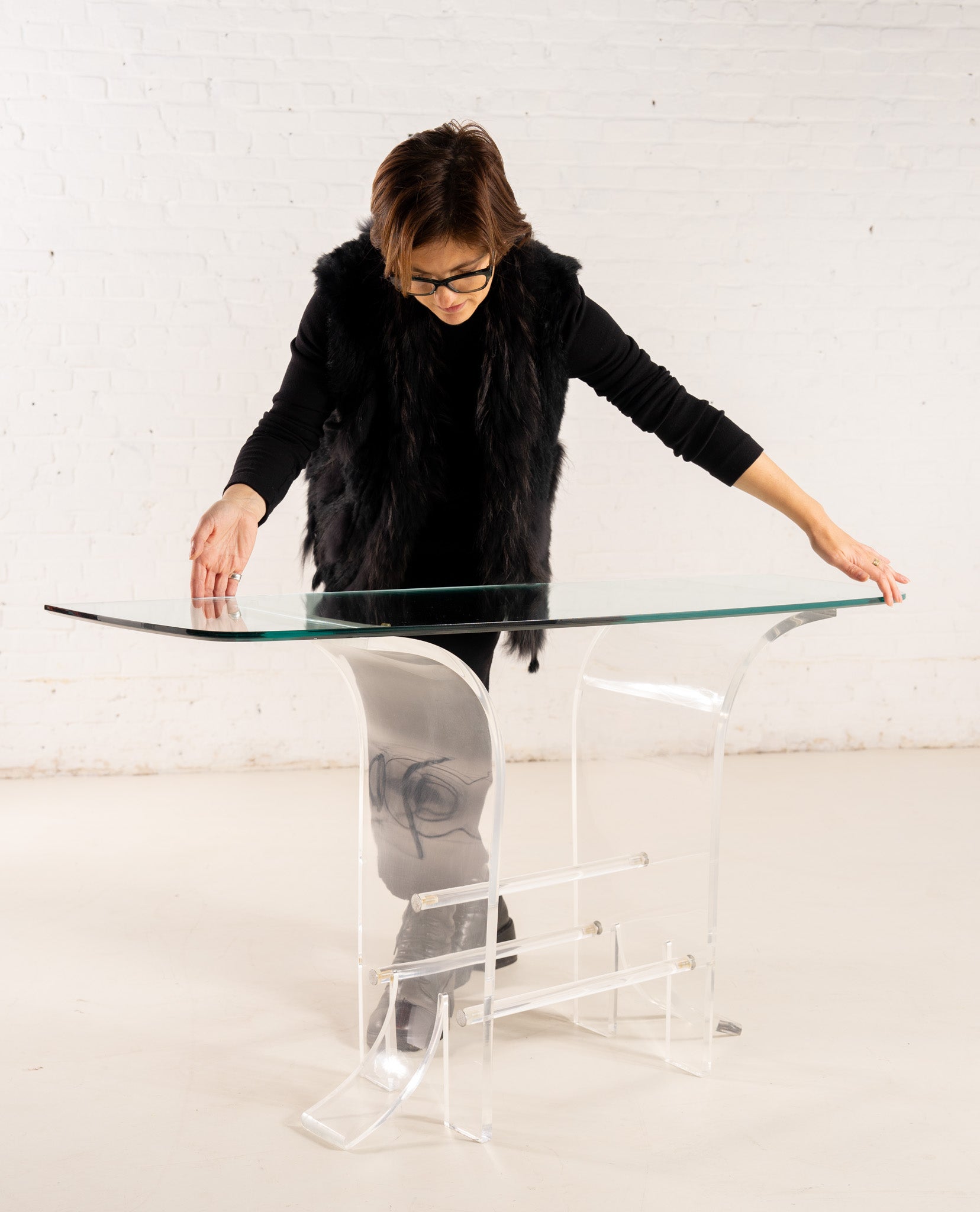 GLASS & PLEXI CONSOLE