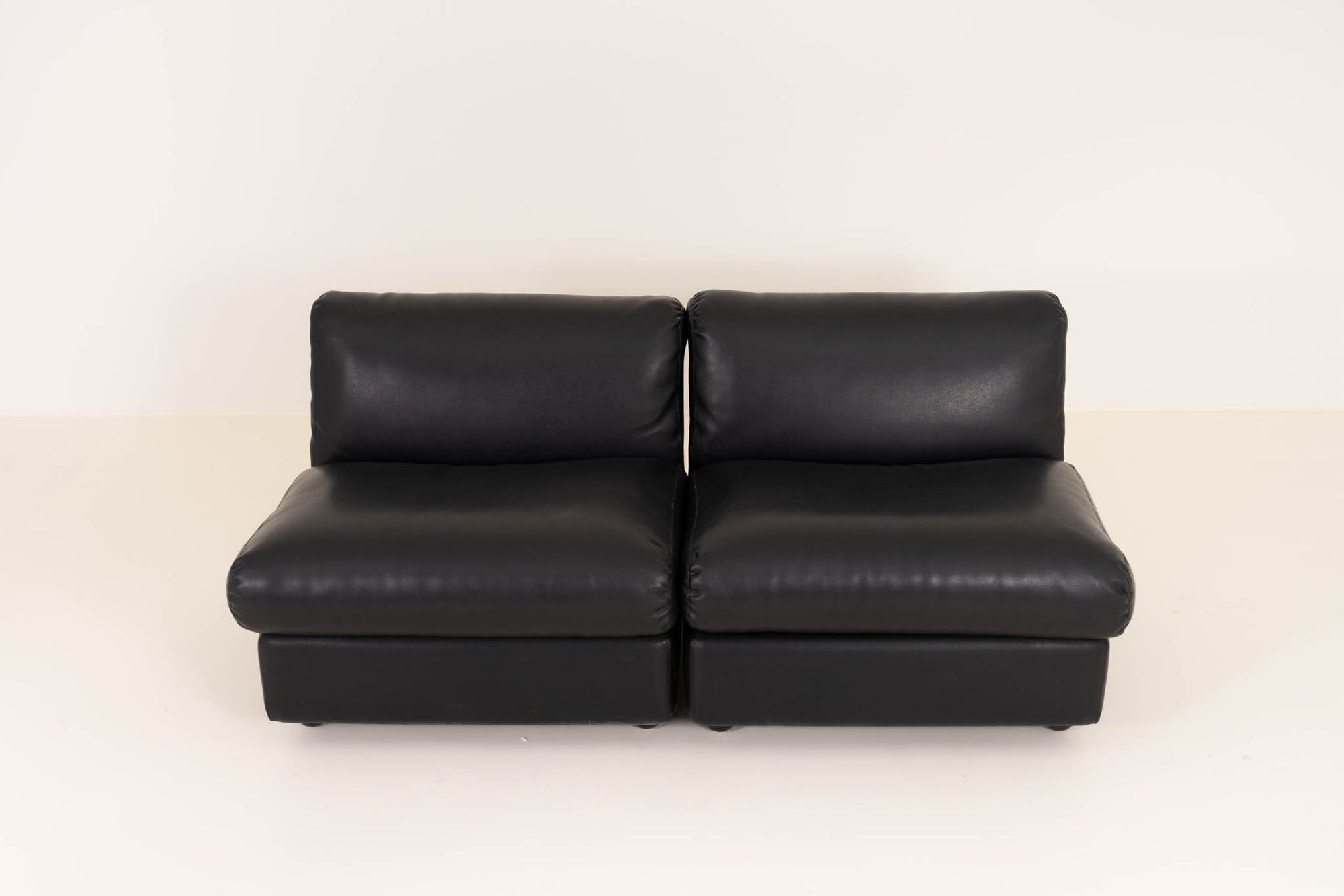 Mario Bellini for B&B Italia – Amanta Lounge Chair (sold individually)