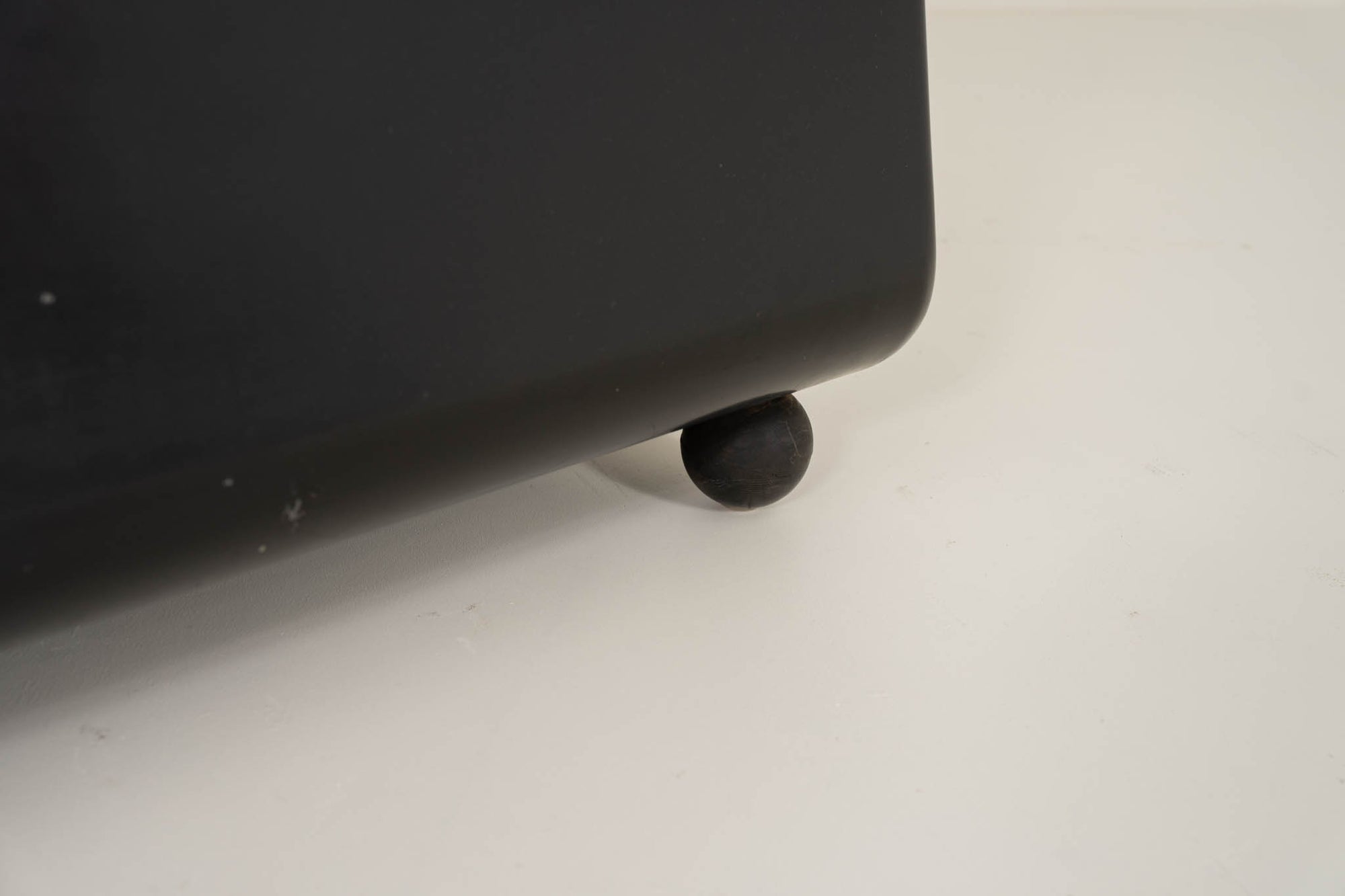 Mario Bellini for B&B Italia – Amanta Lounge Chair (sold individually)