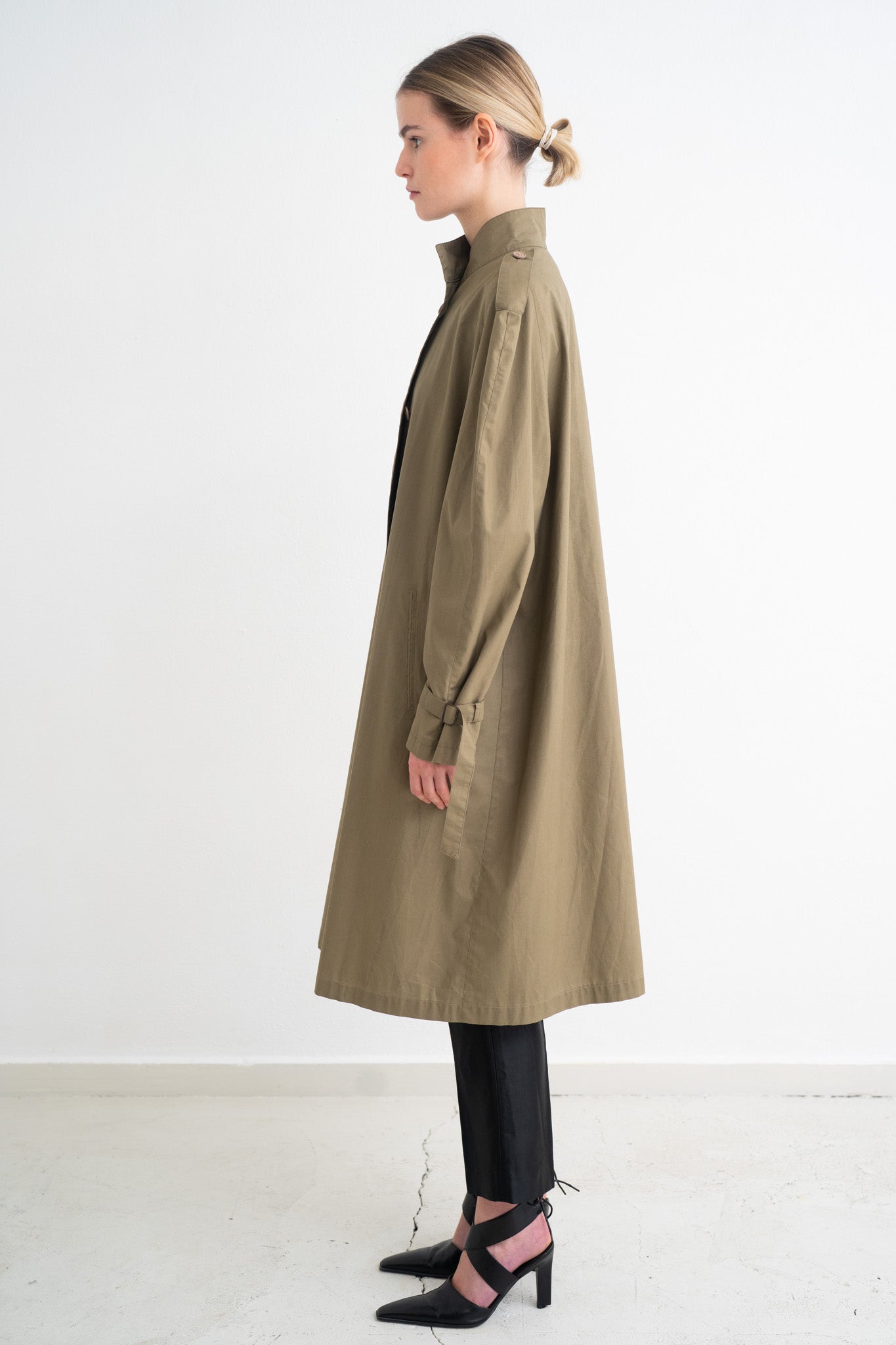 LIGHTWEIGHT GREEN TRENCH COAT