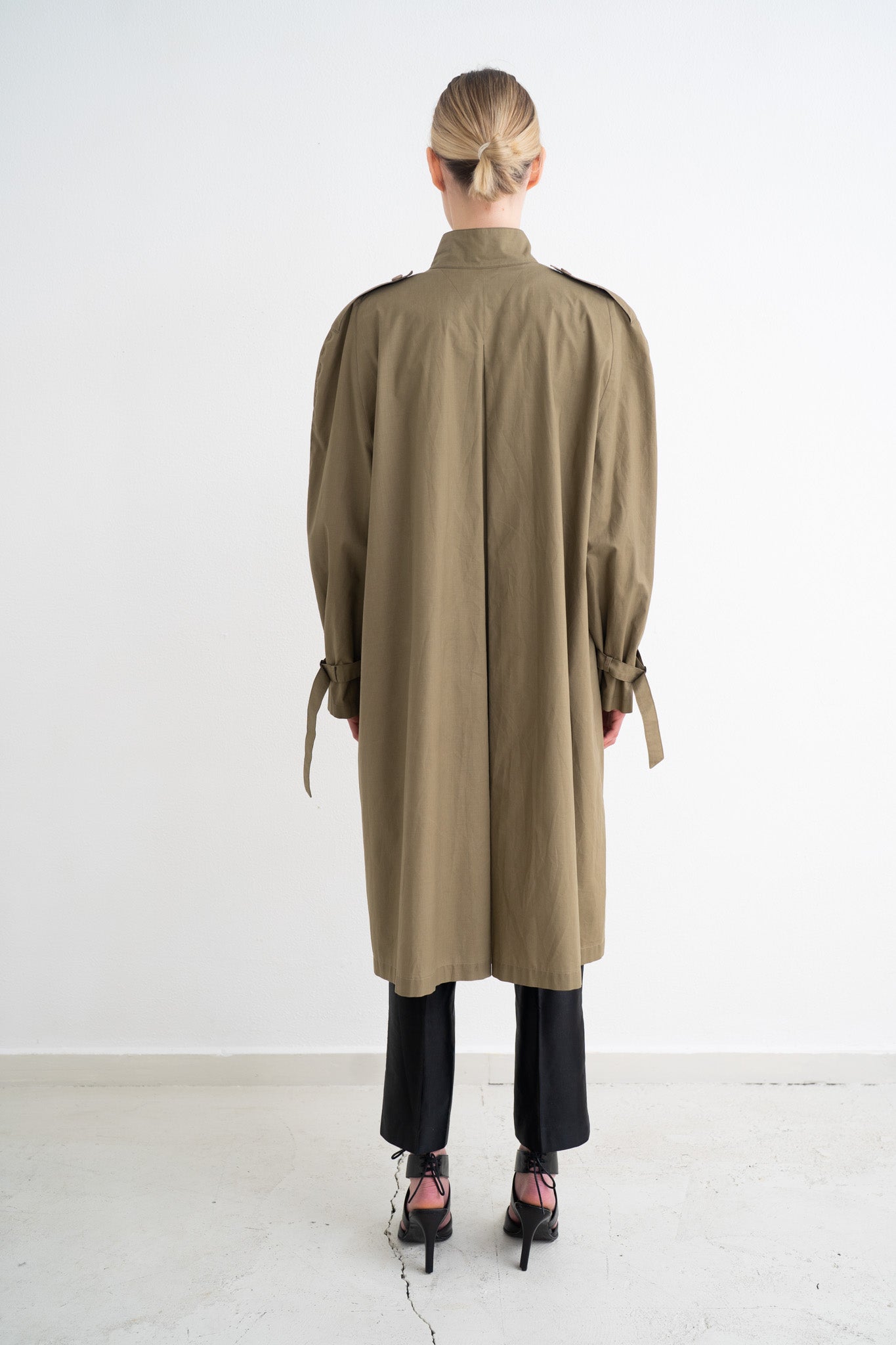 LIGHTWEIGHT GREEN TRENCH COAT