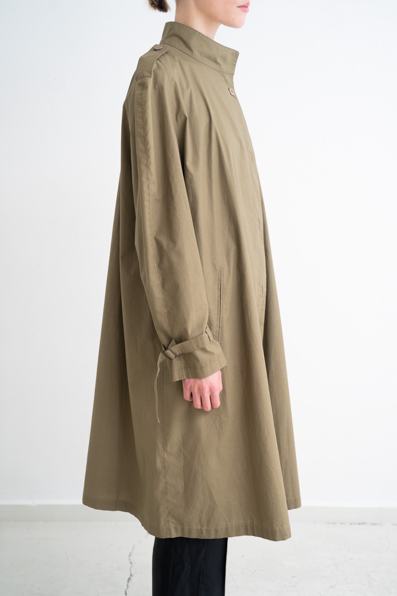 LIGHTWEIGHT GREEN TRENCH COAT