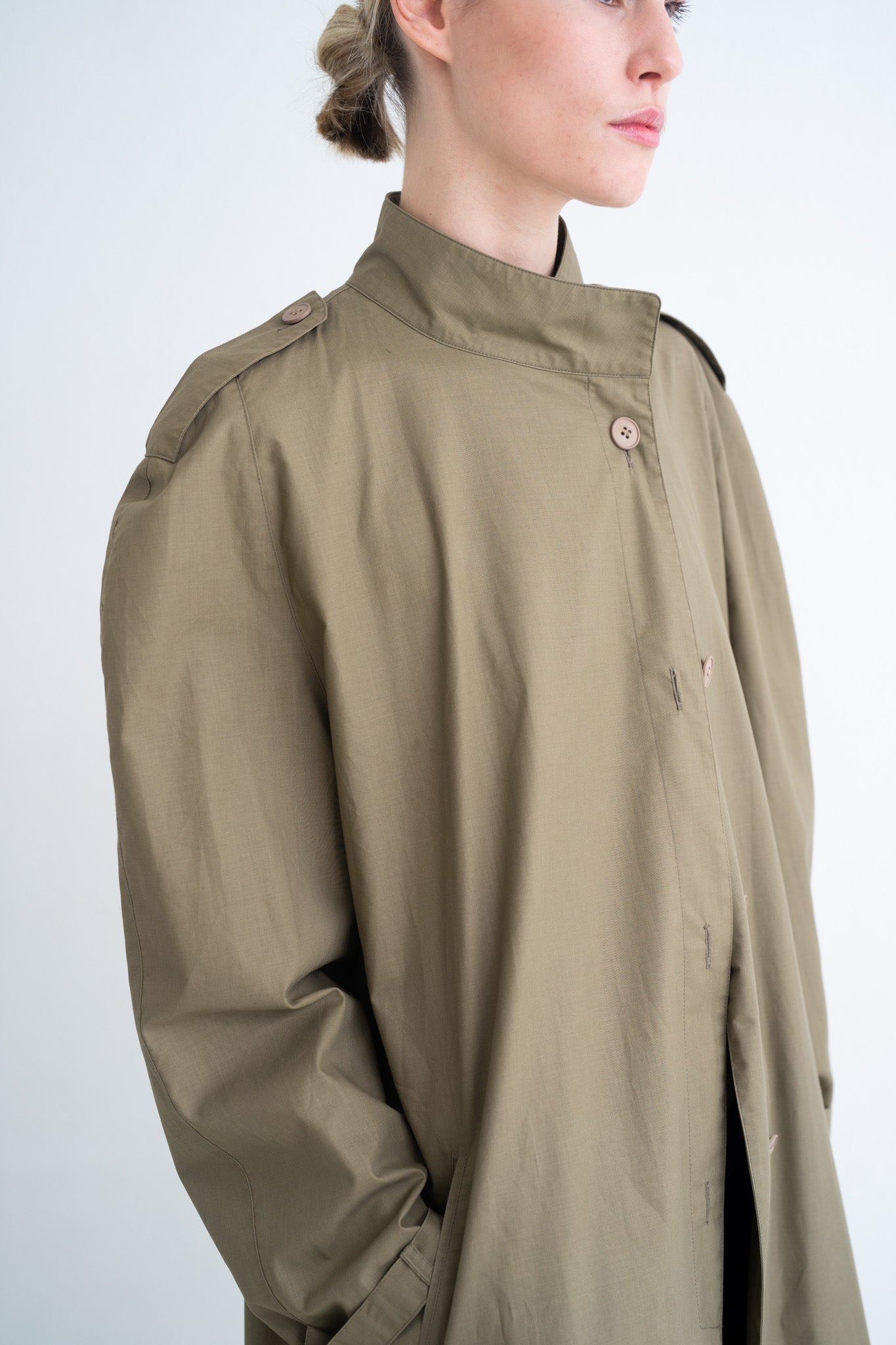 LIGHTWEIGHT GREEN TRENCH COAT