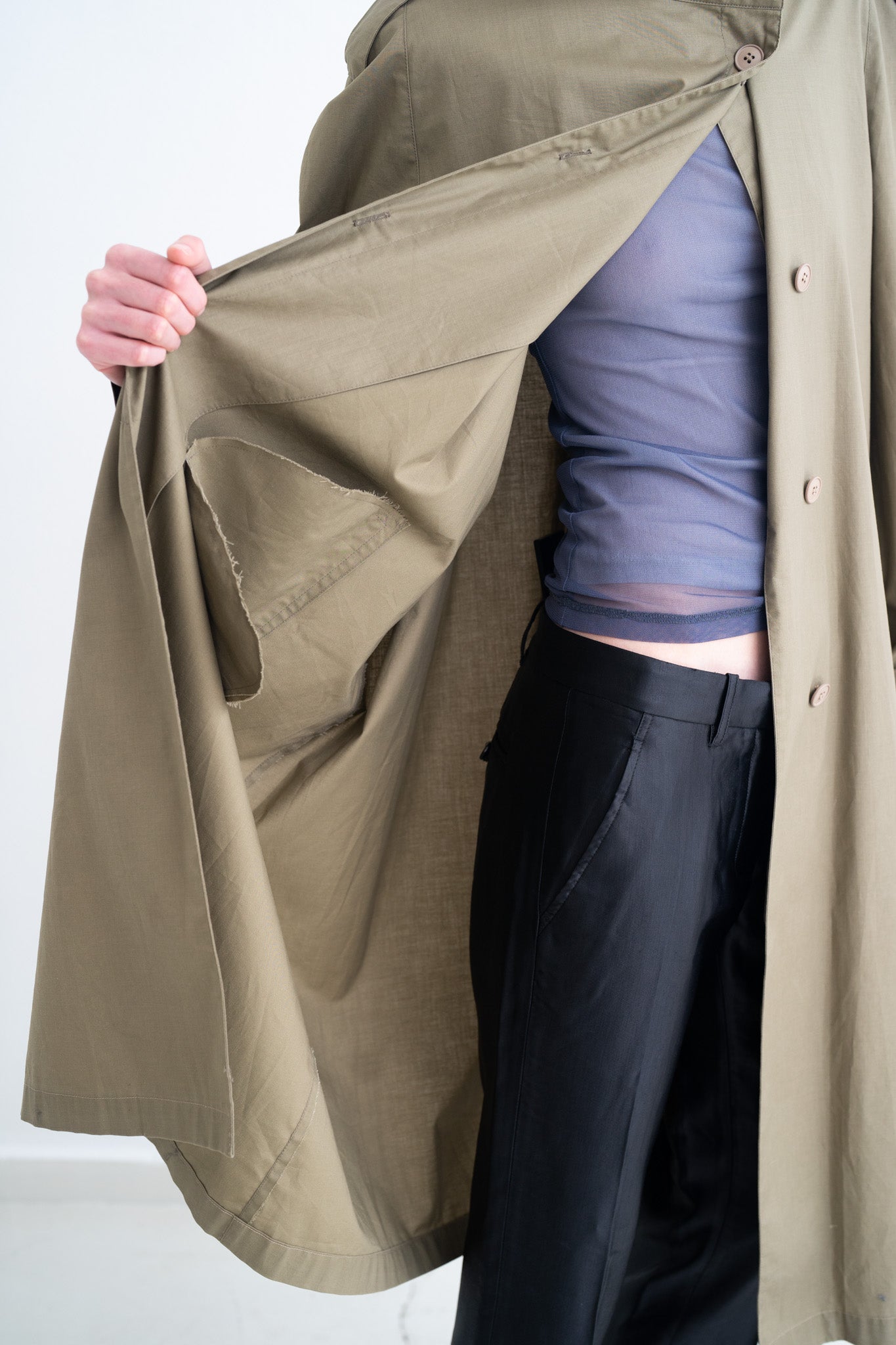 LIGHTWEIGHT GREEN TRENCH COAT