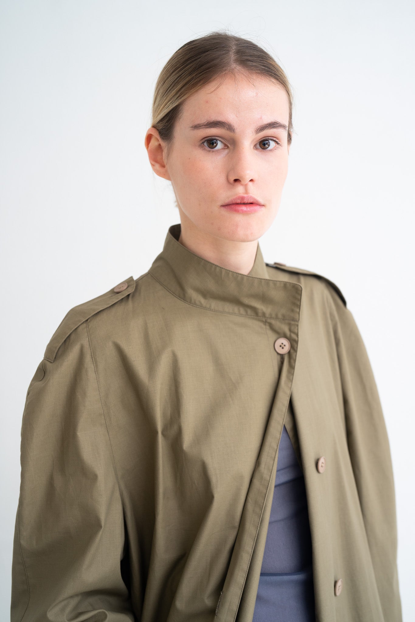 LIGHTWEIGHT GREEN TRENCH COAT