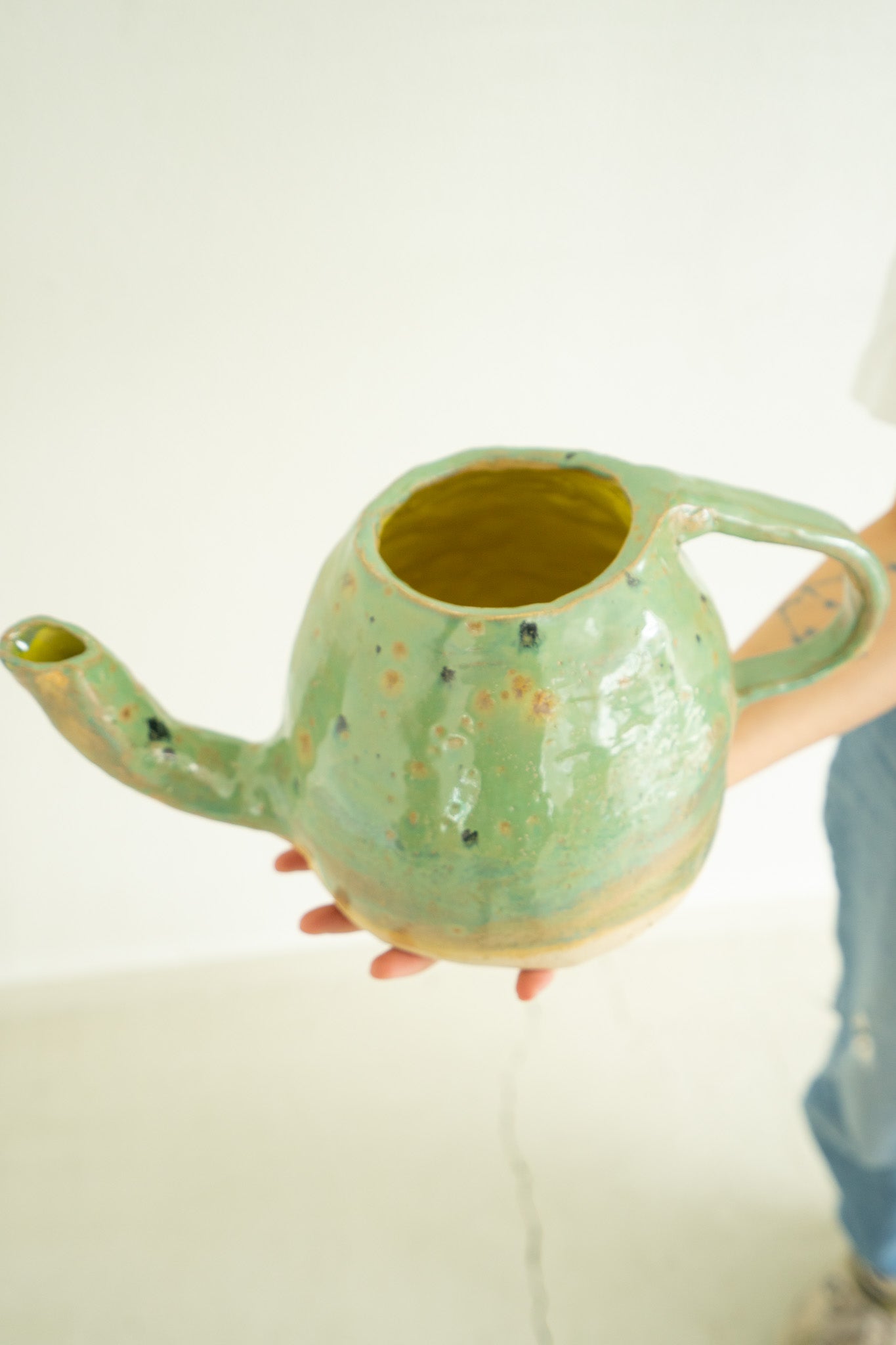 CERAMIC HAND MADE TEA POT