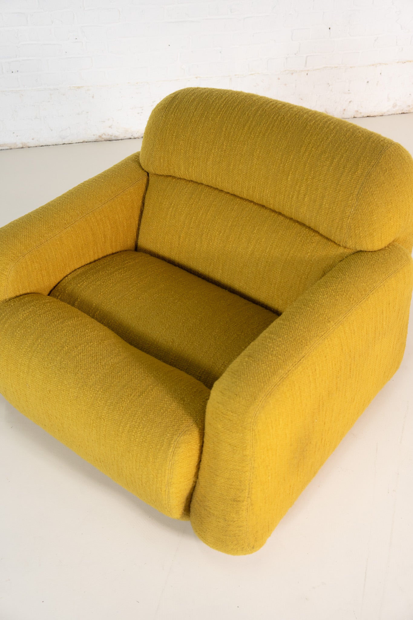 MID CENTURY ARMCHAIR