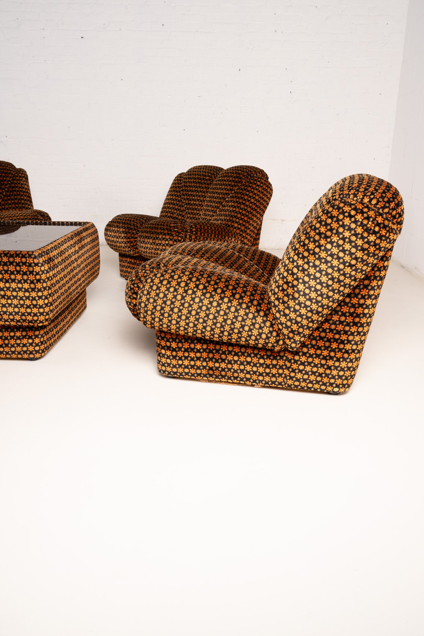 70s FLORAL PRINT MODULAR SOFA & TABLE