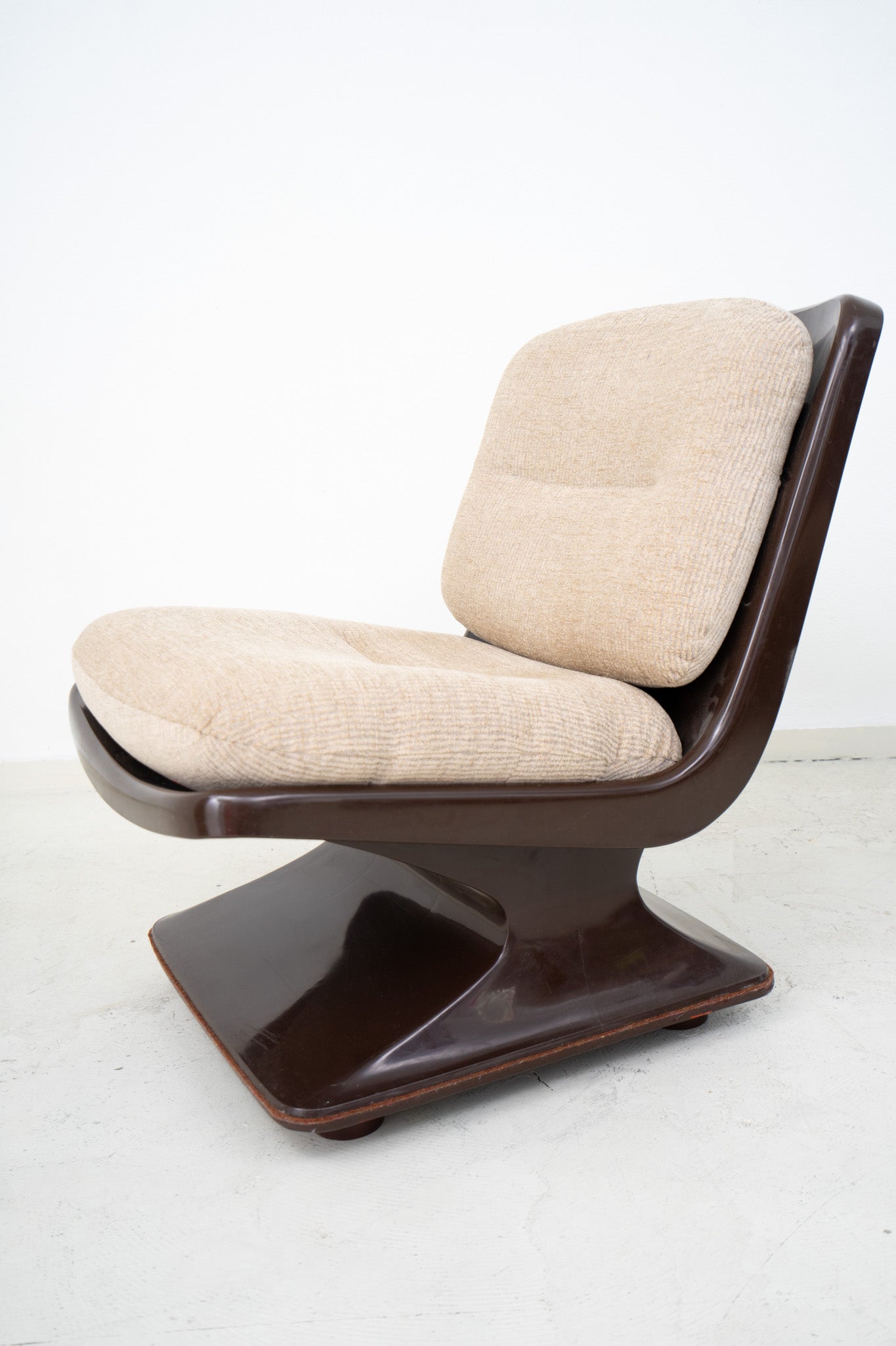 SPACE AGE ARMCHAIR BY ALBERT JACOB FOR GROSFILLEX
