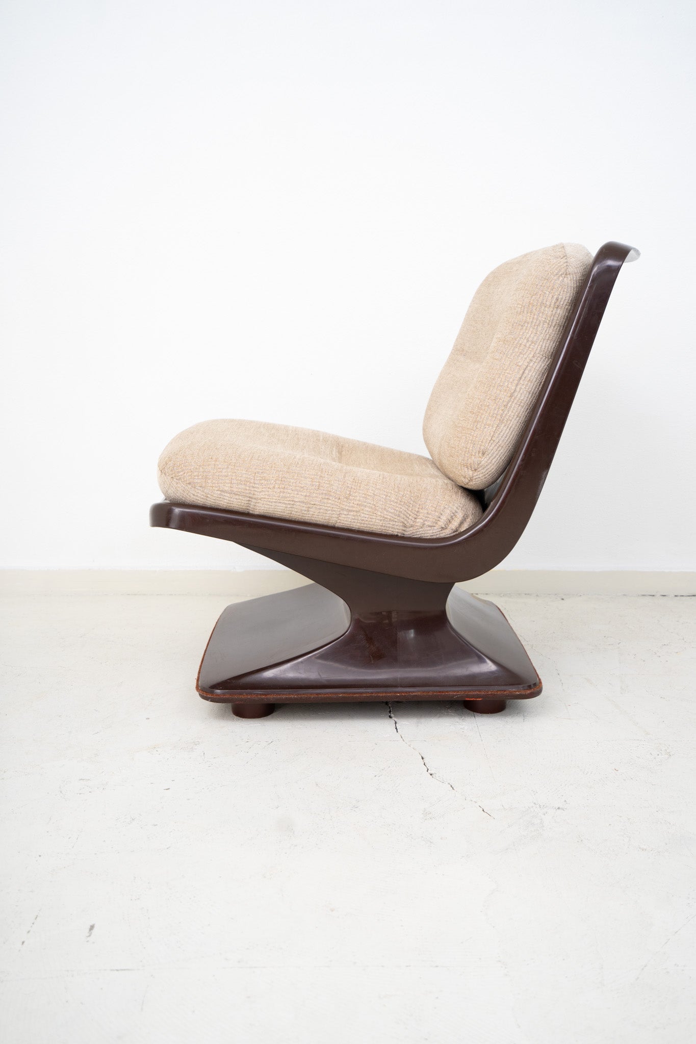 SPACE AGE ARMCHAIR BY ALBERT JACOB FOR GROSFILLEX