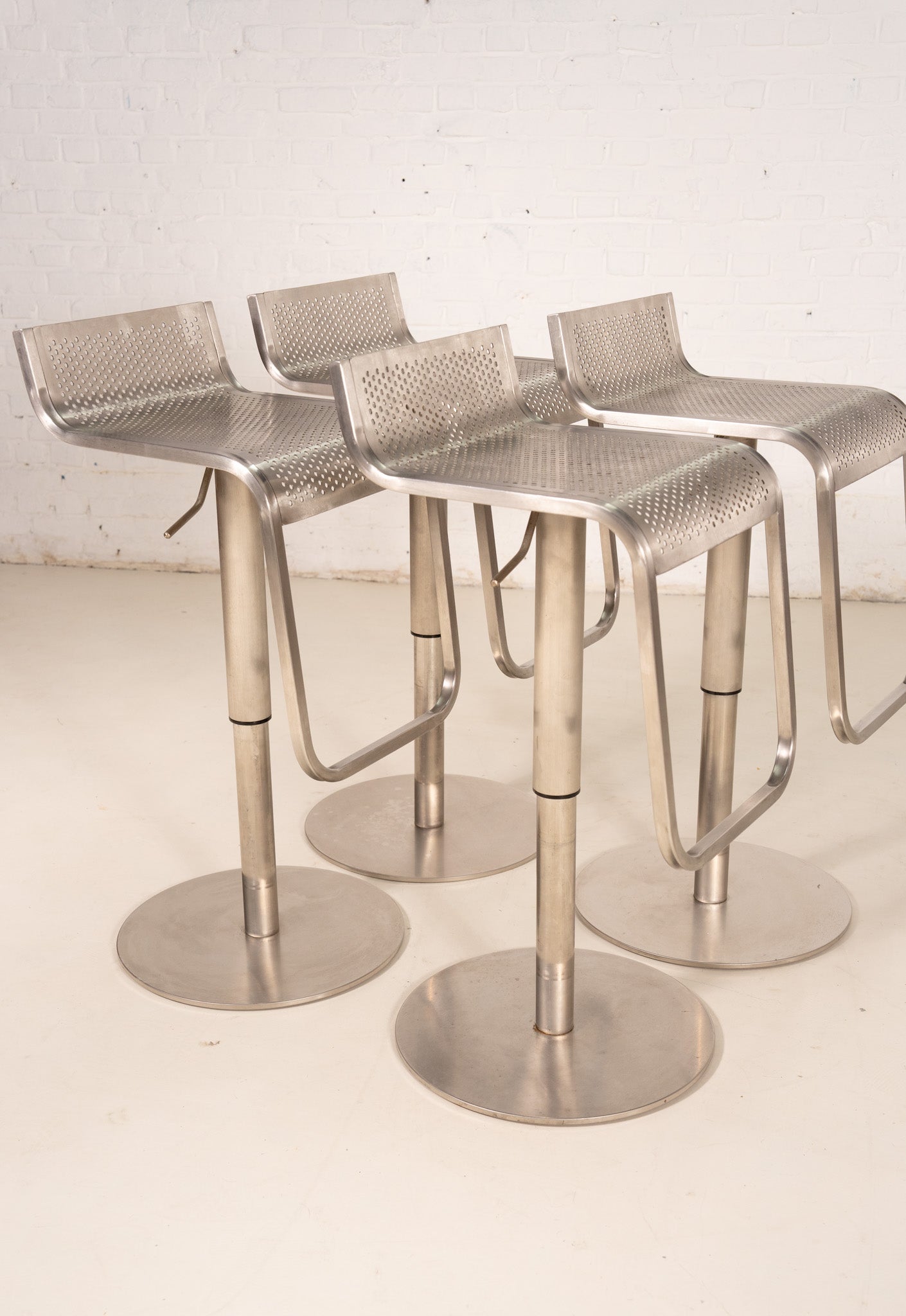 INDUSTRAIL BAR STOOLS