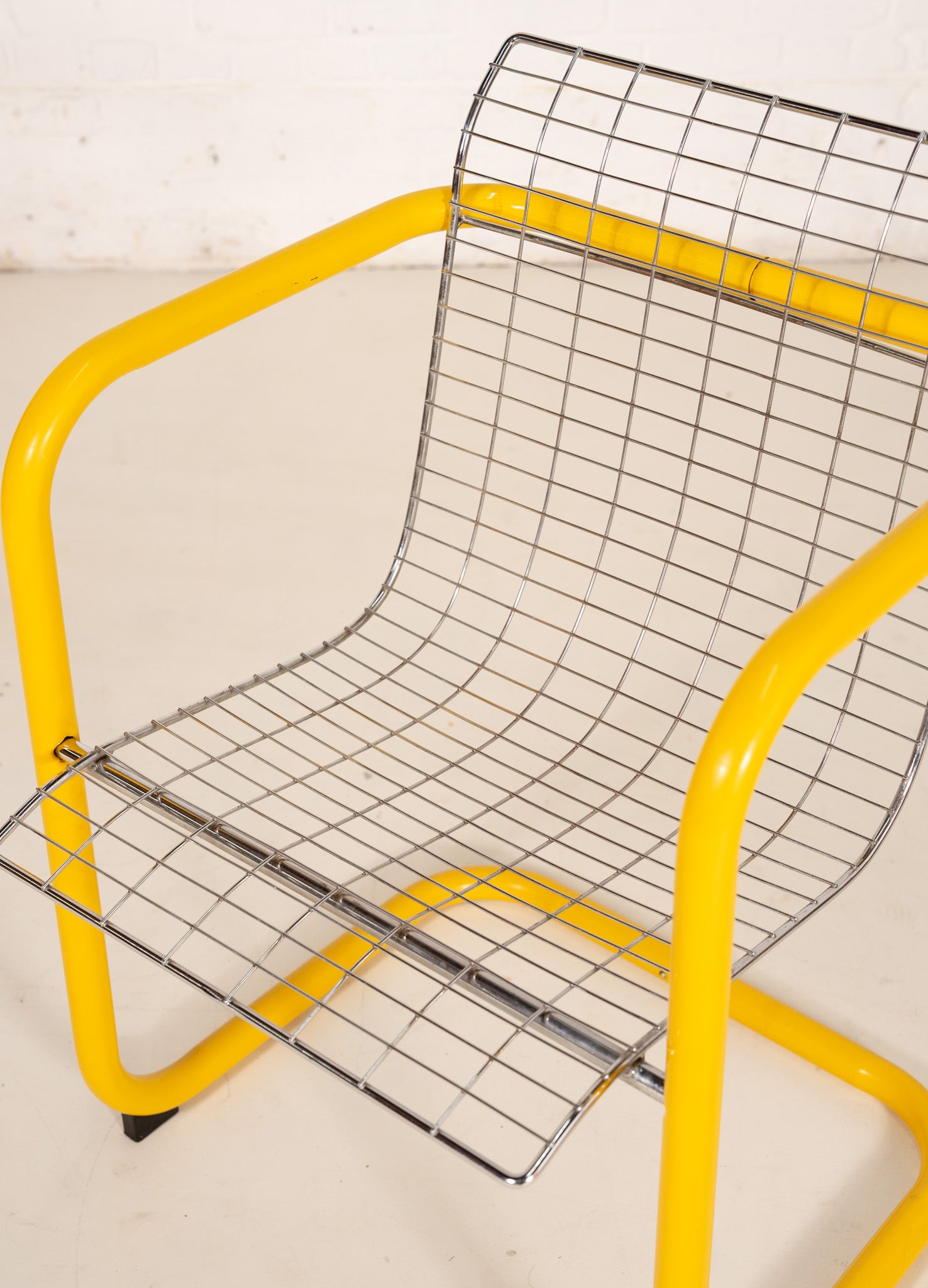MODERNIST CHAIR