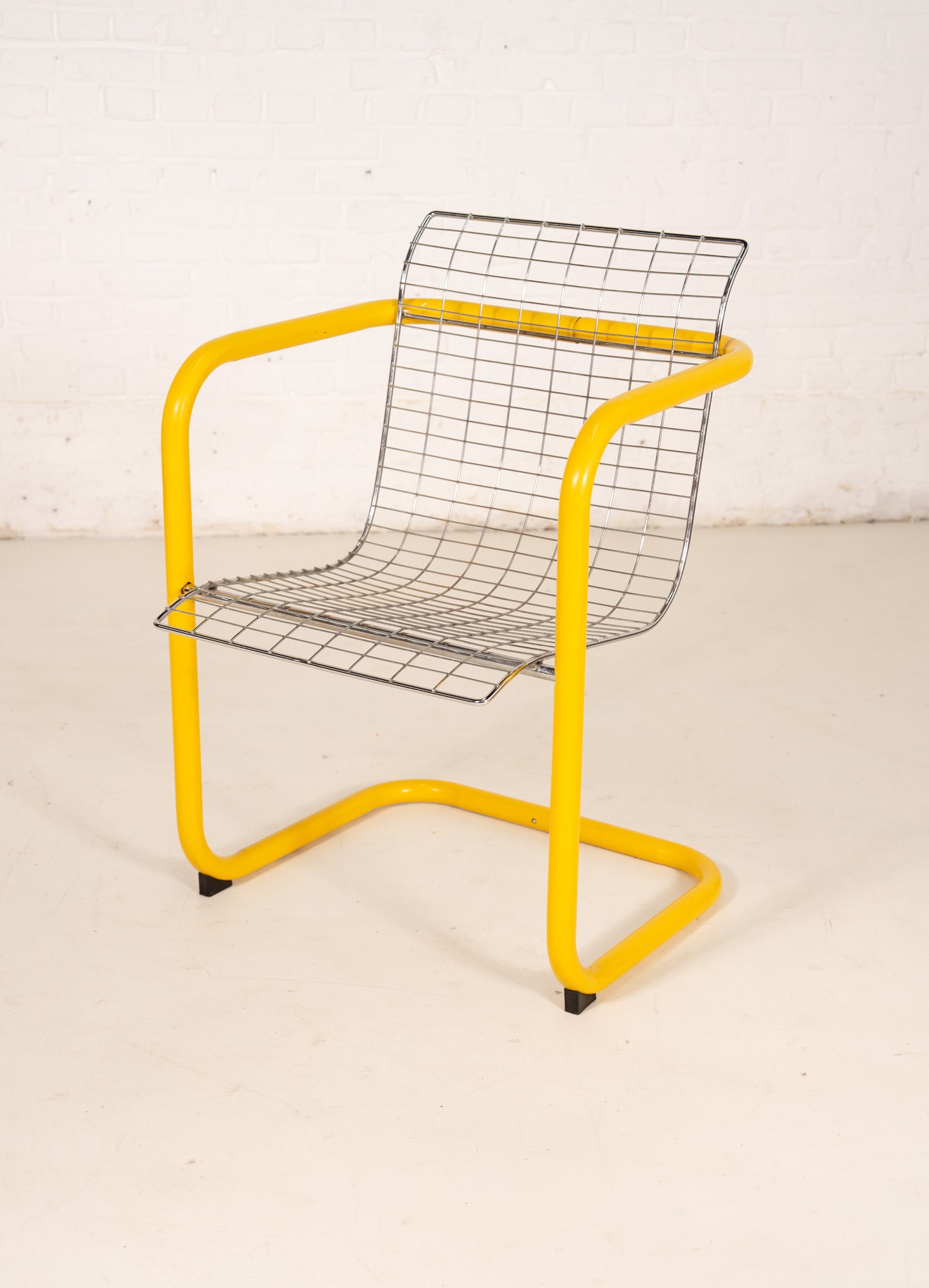 MODERNIST CHAIR