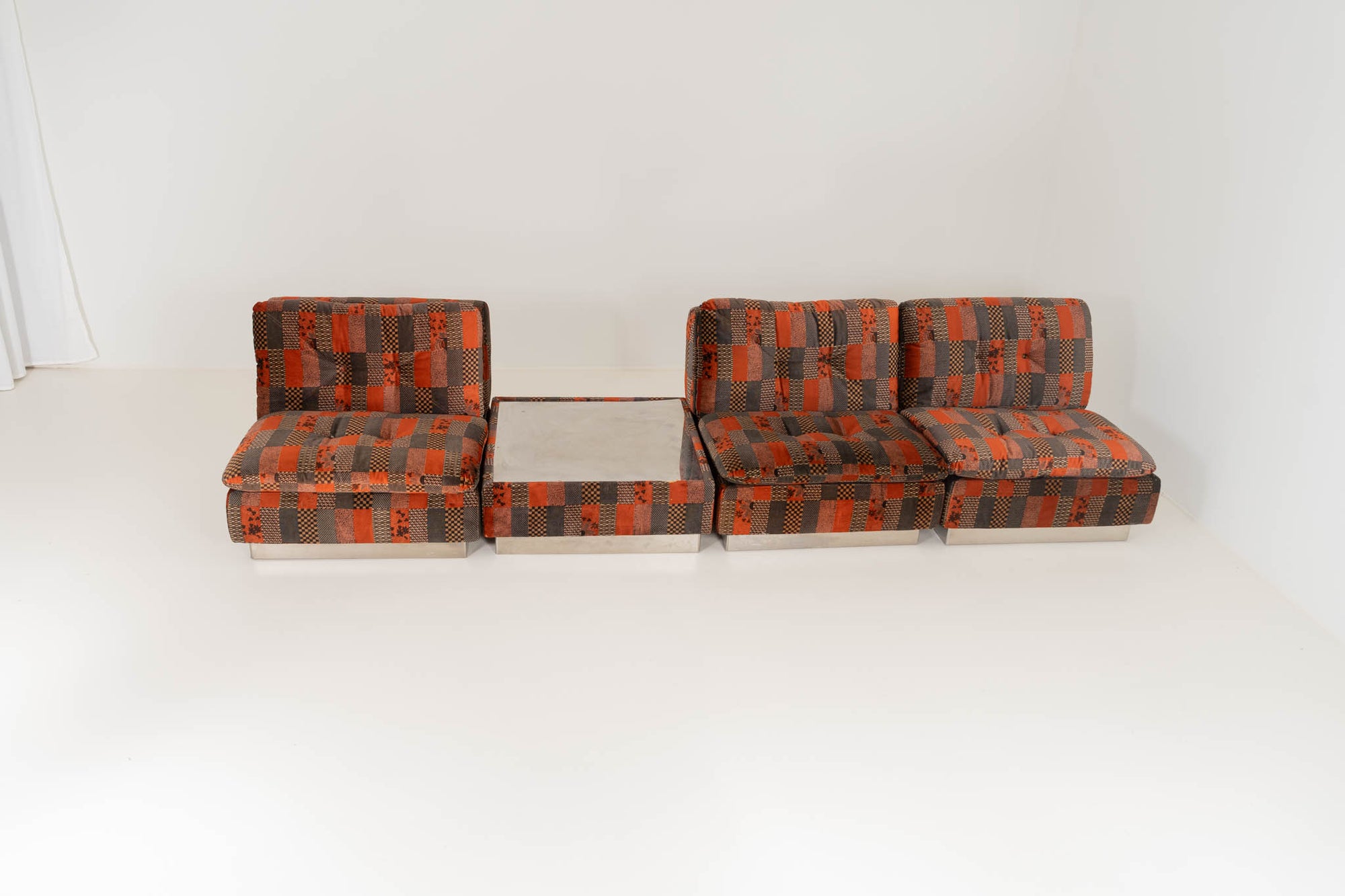 Giovanni Offredi for Saporiti – Modular Velvet Sofa Set with Coffee Table, Italy 1970s