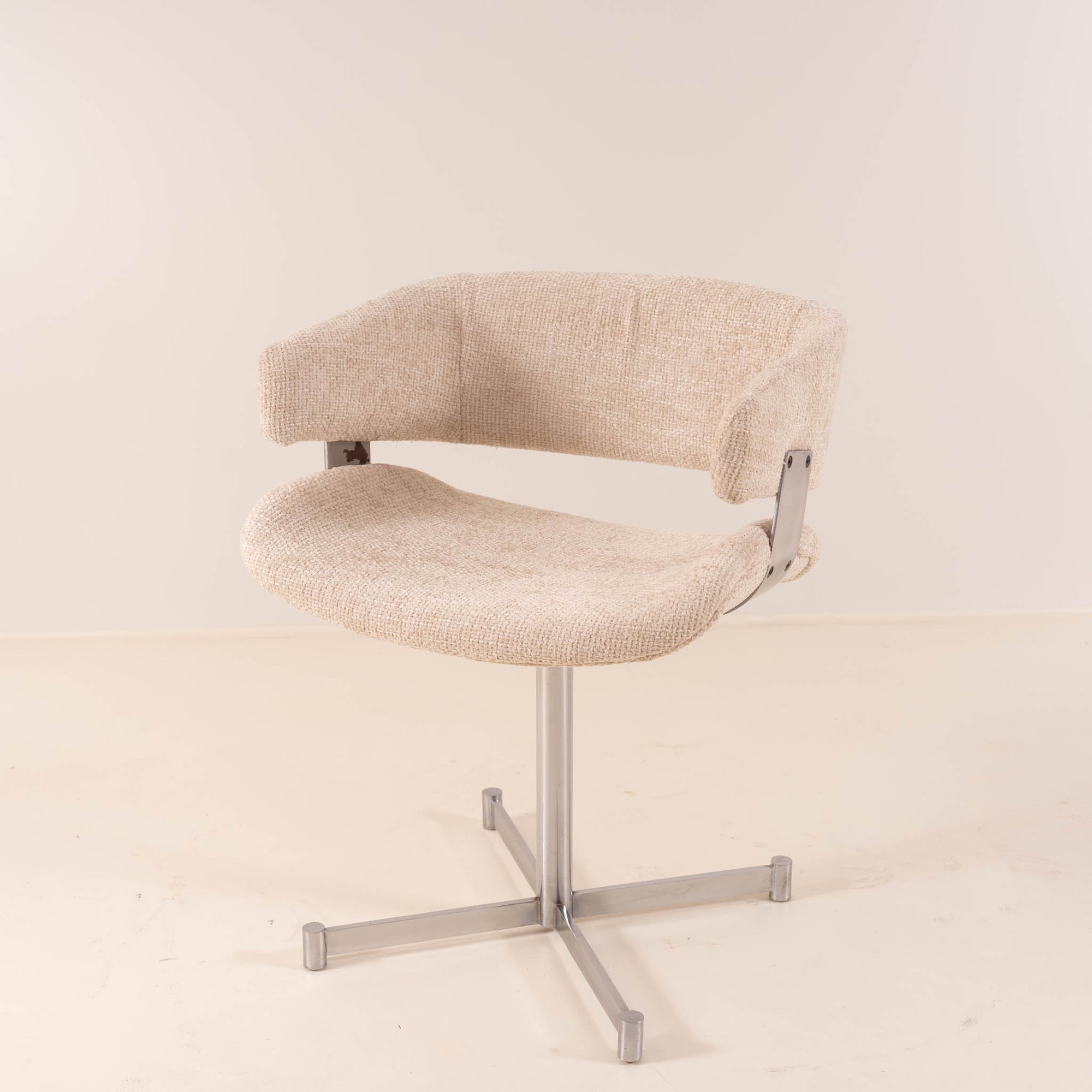 Artifort F63 Chair by Geoffrey Harcourt