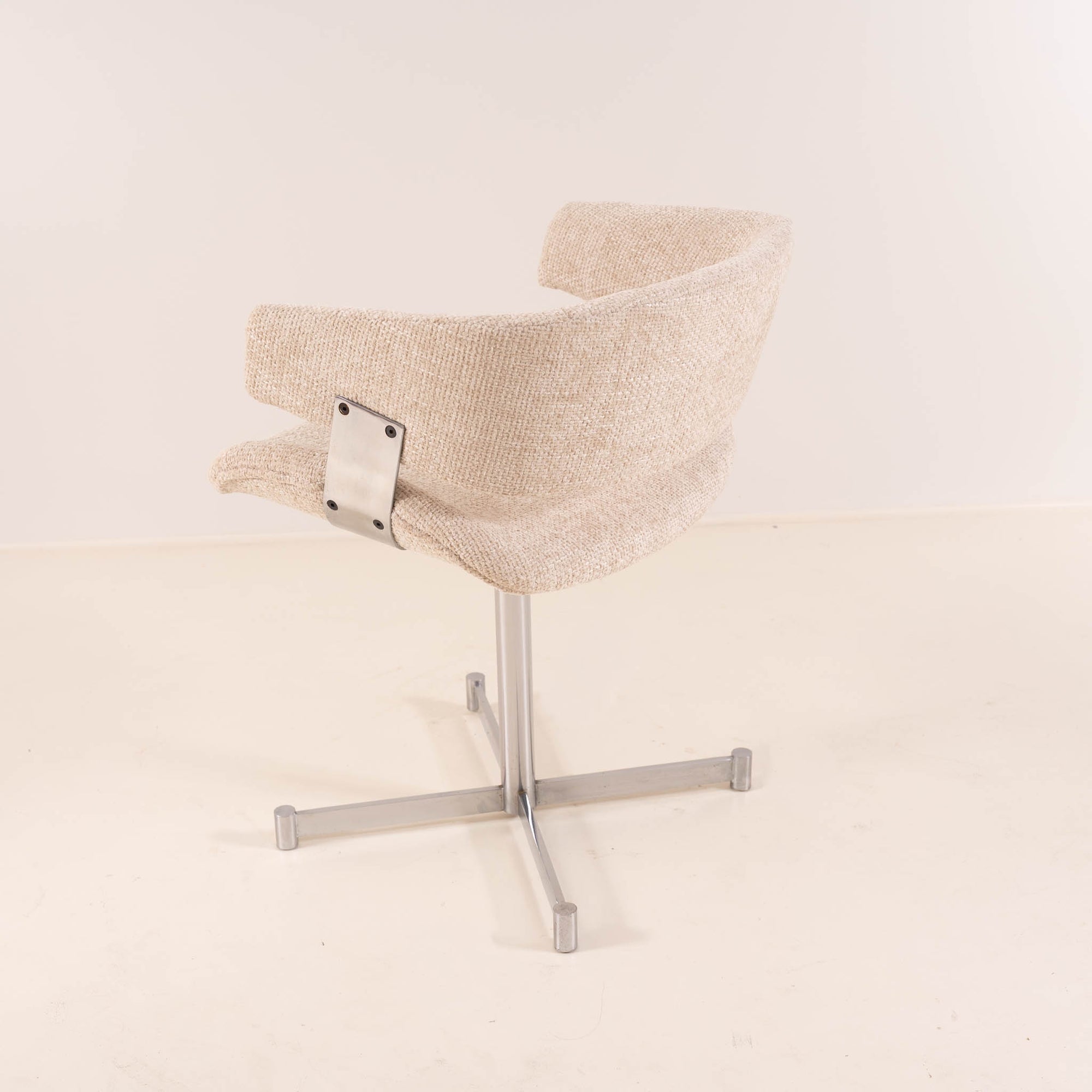 Artifort F63 Chair by Geoffrey Harcourt