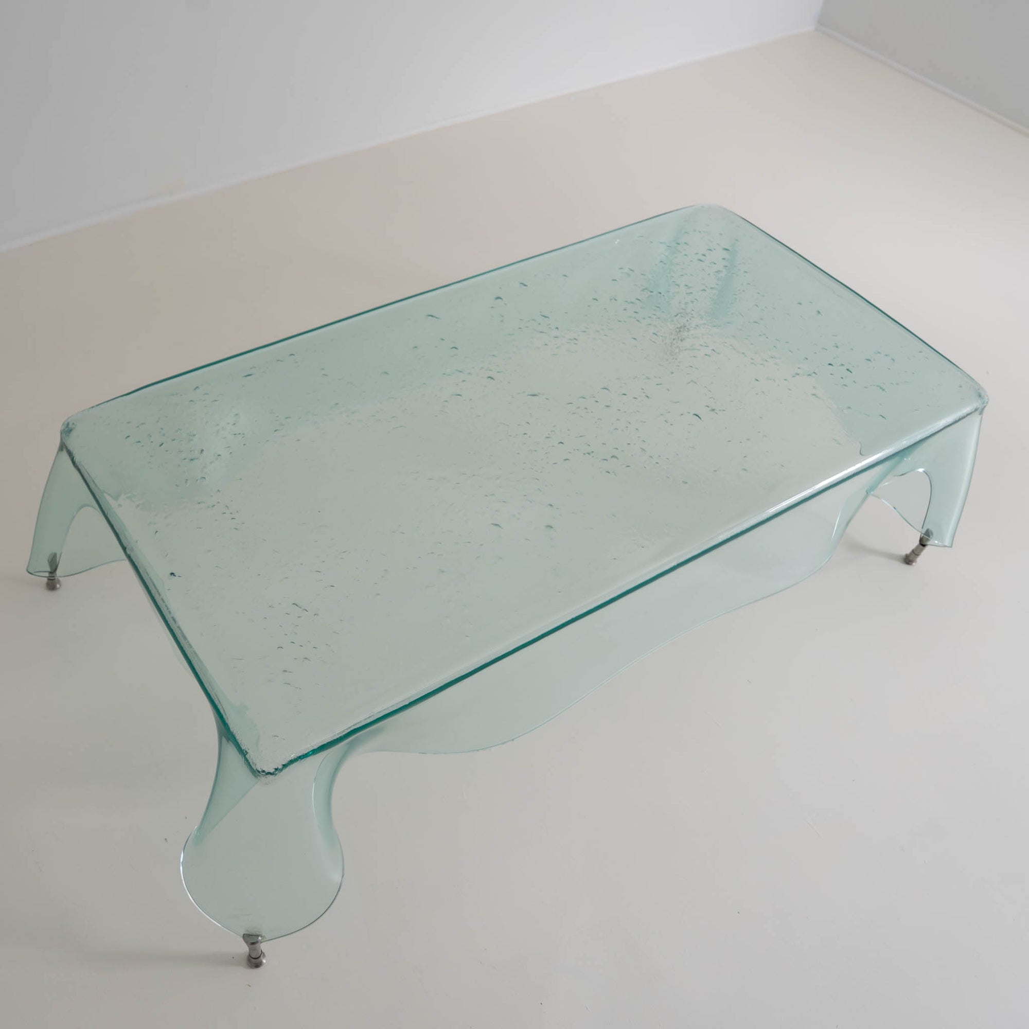 ITALIAN “HANDKERCHIEF” COFFEE TABLE IN BLOWN CRYSTAL