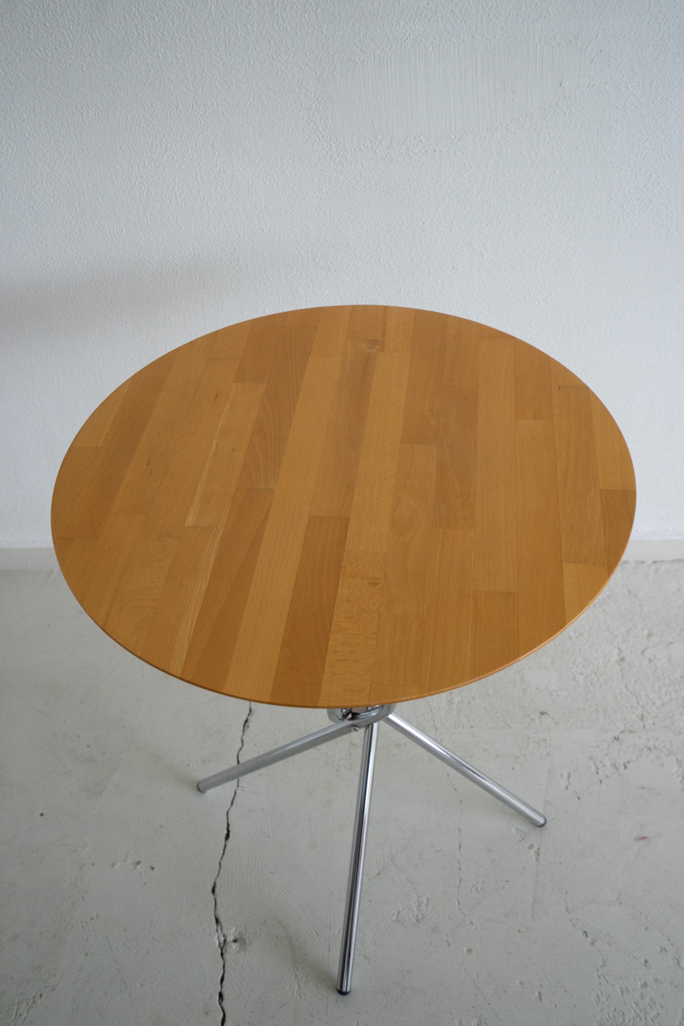 ROUND WOODEN SIDE TABLE