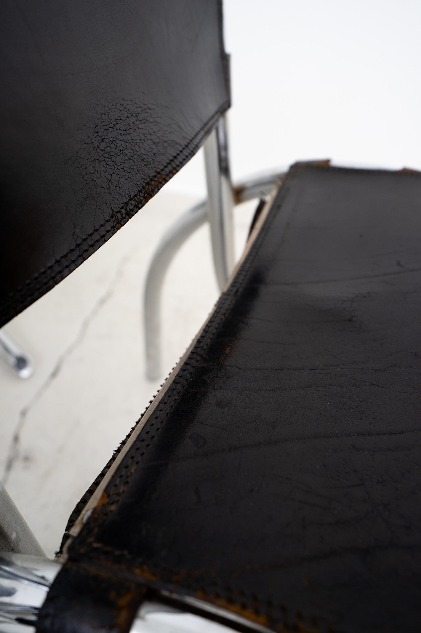 CHROME AND LEATHER MEDUSA DINING CHAIRS BY STUDIO TETRARCH FOR ALBERTO BAZZANI (4)