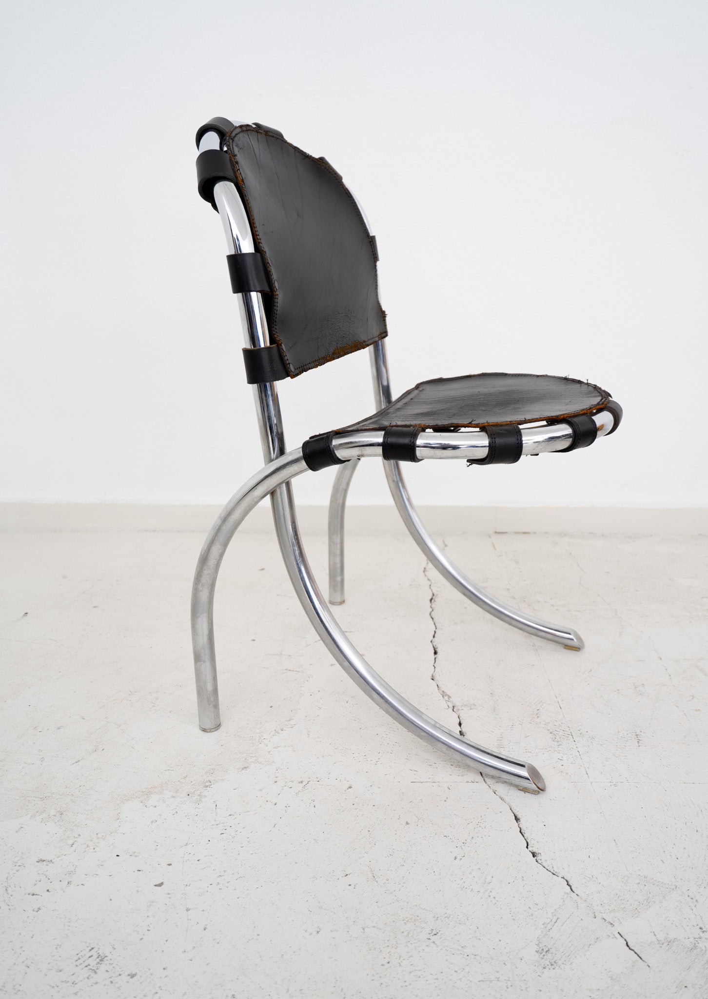 CHROME AND LEATHER MEDUSA DINING CHAIRS BY STUDIO TETRARCH FOR ALBERTO BAZZANI (4)