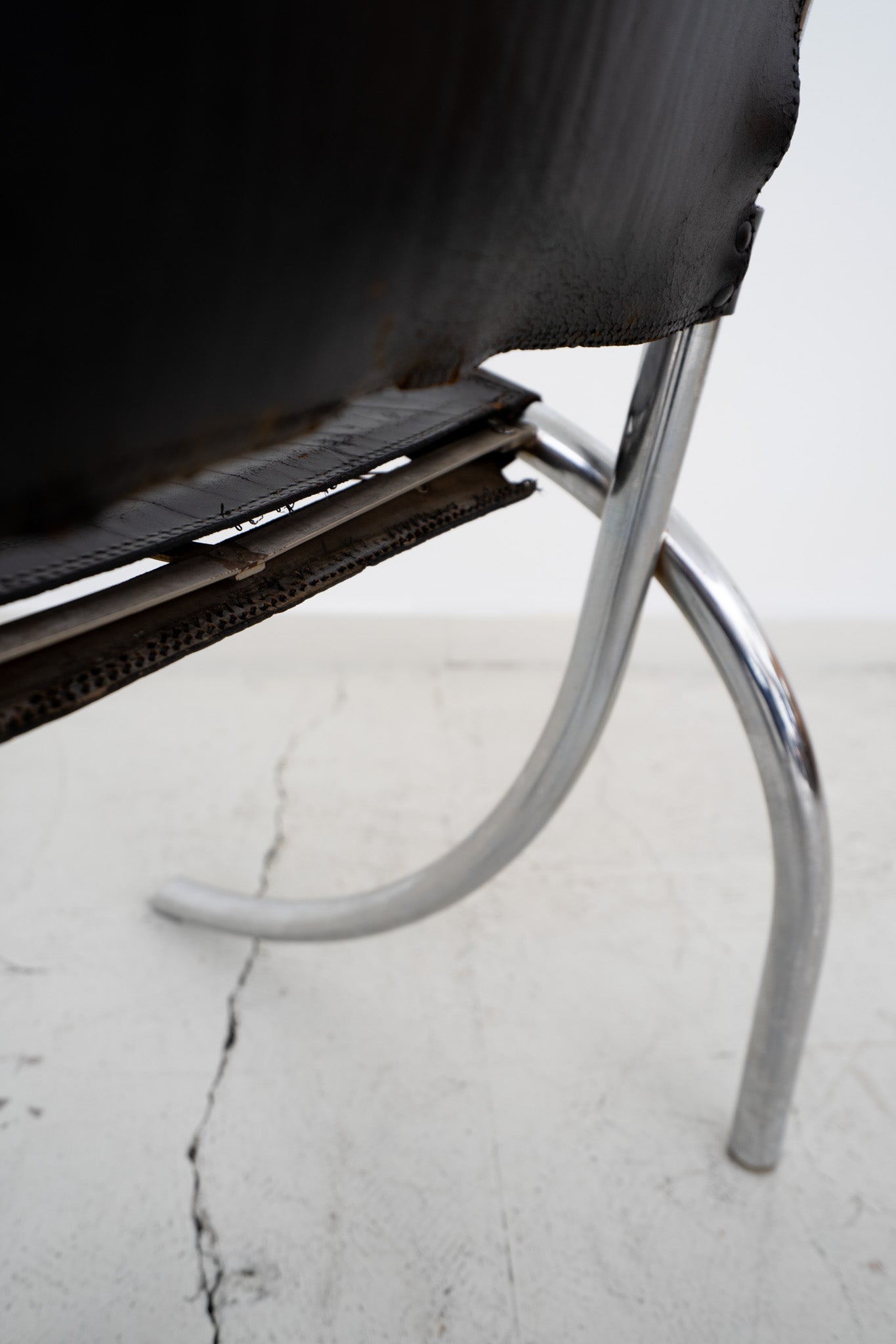 CHROME AND LEATHER MEDUSA DINING CHAIRS BY STUDIO TETRARCH FOR ALBERTO BAZZANI (4)
