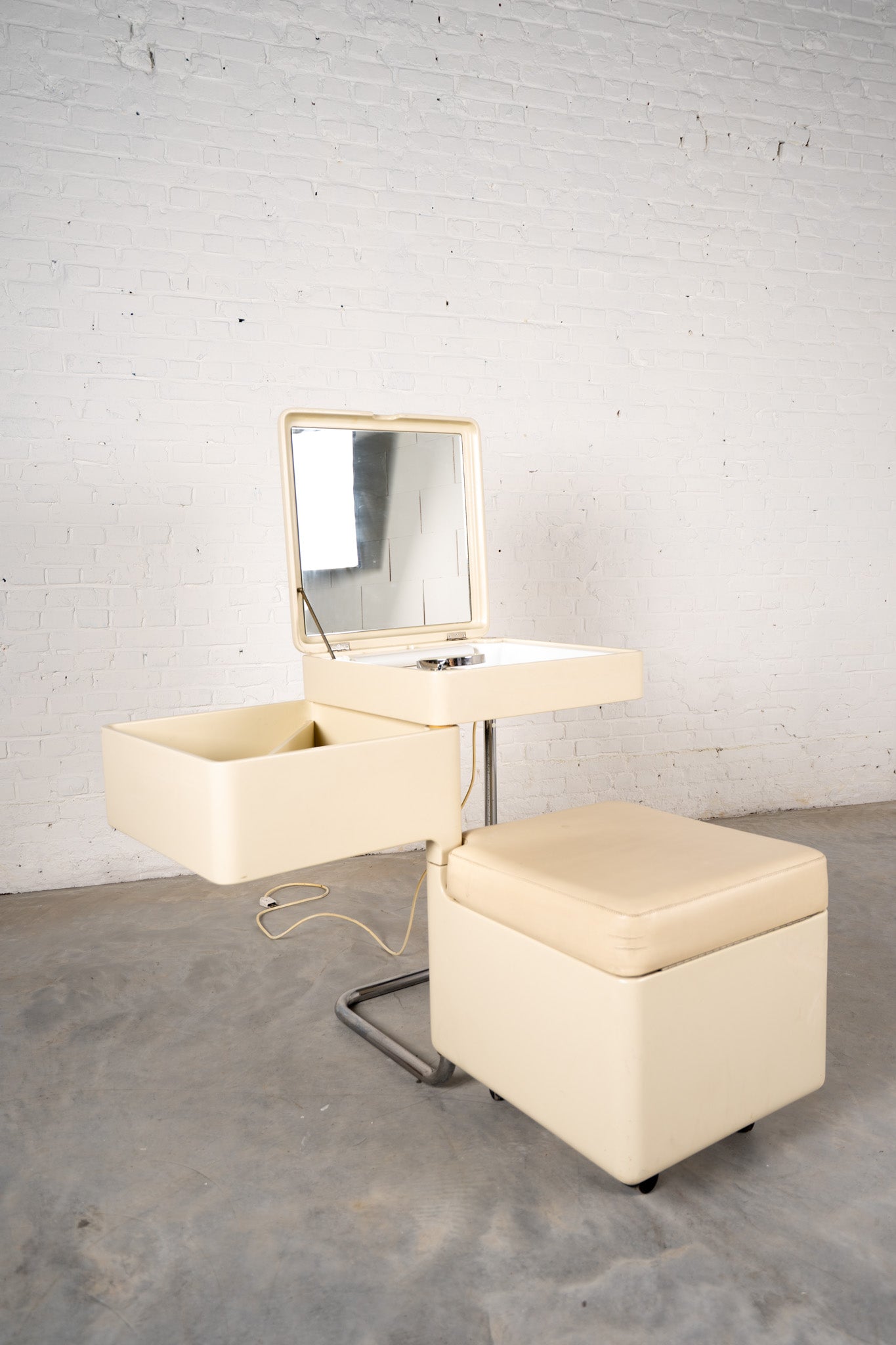 VANITY TABLE BY CARLO URBINATI FOR TULLI ZUCCARI, ITALY 1975
