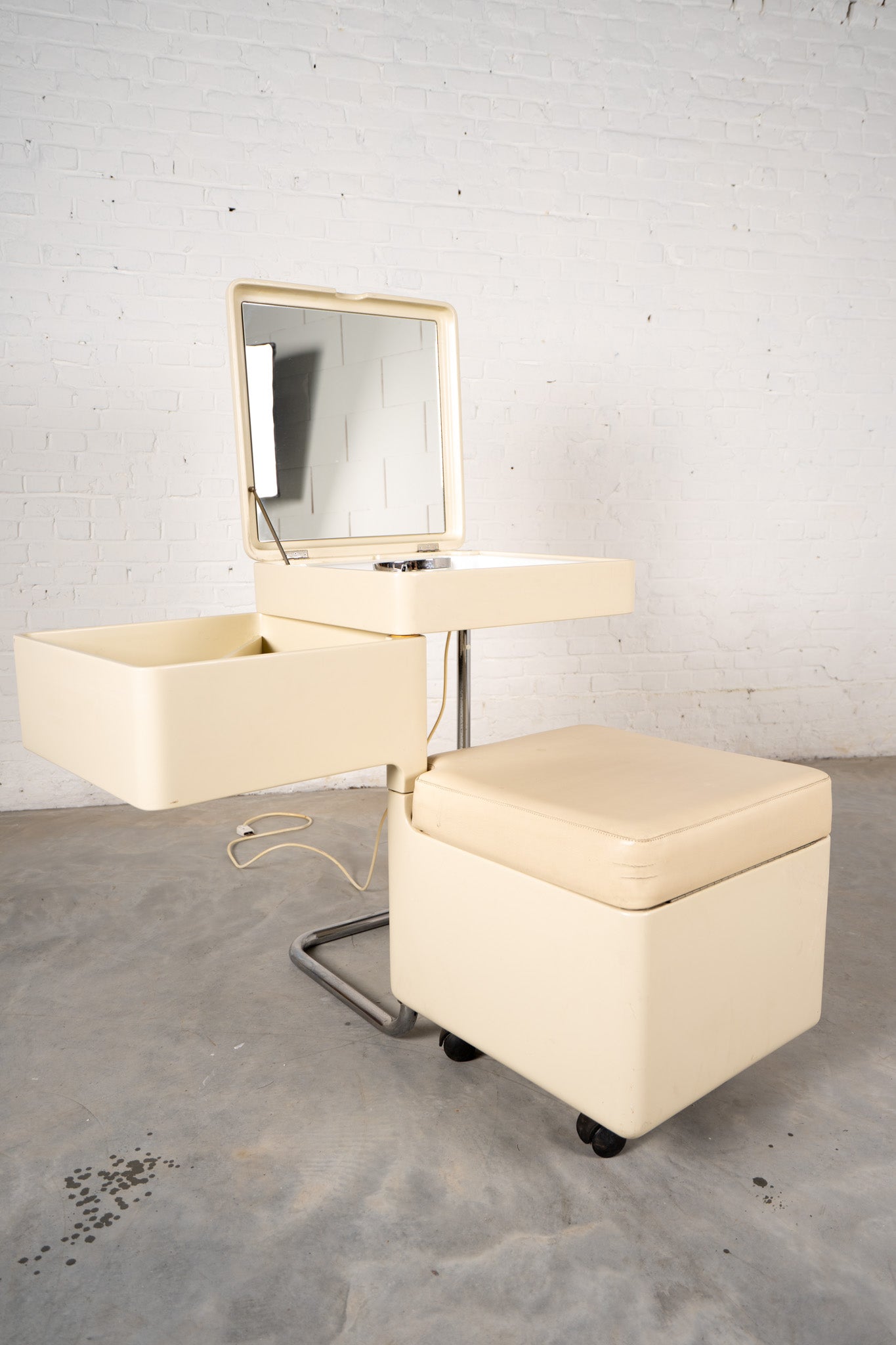 VANITY TABLE BY CARLO URBINATI FOR TULLI ZUCCARI, ITALY 1975