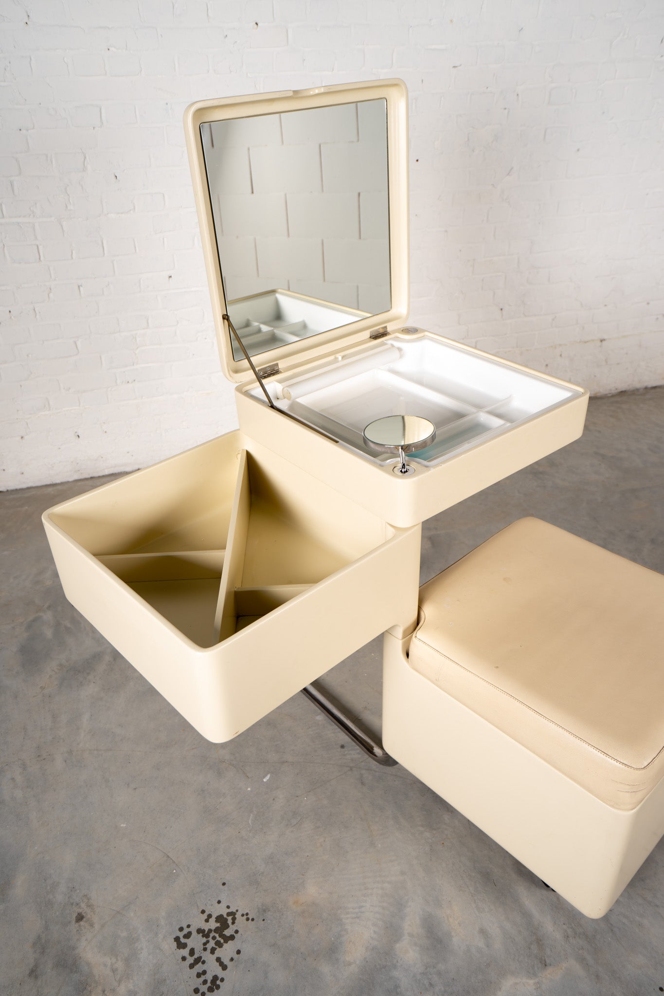 VANITY TABLE BY CARLO URBINATI FOR TULLI ZUCCARI, ITALY 1975