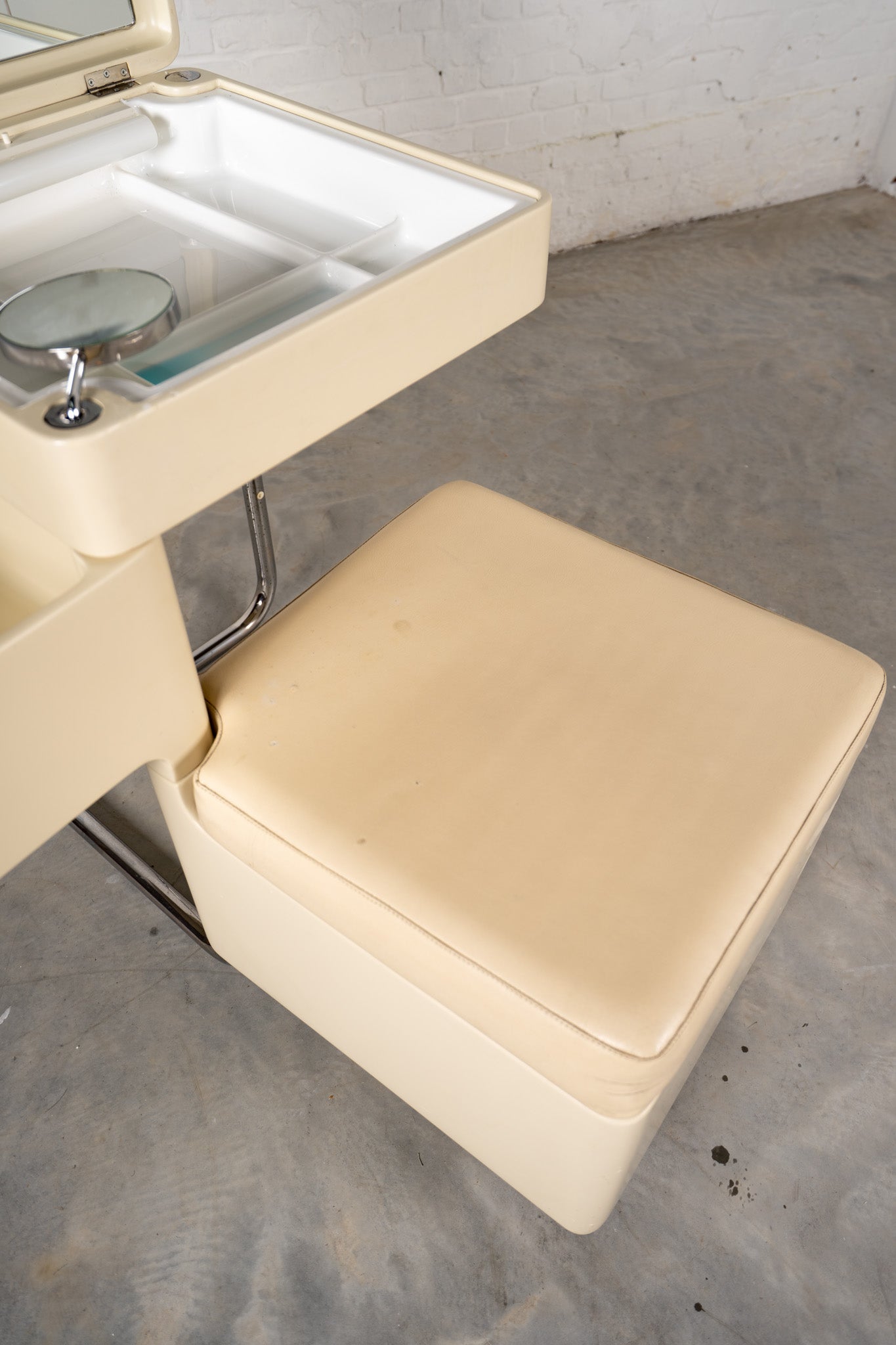 VANITY TABLE BY CARLO URBINATI FOR TULLI ZUCCARI, ITALY 1975