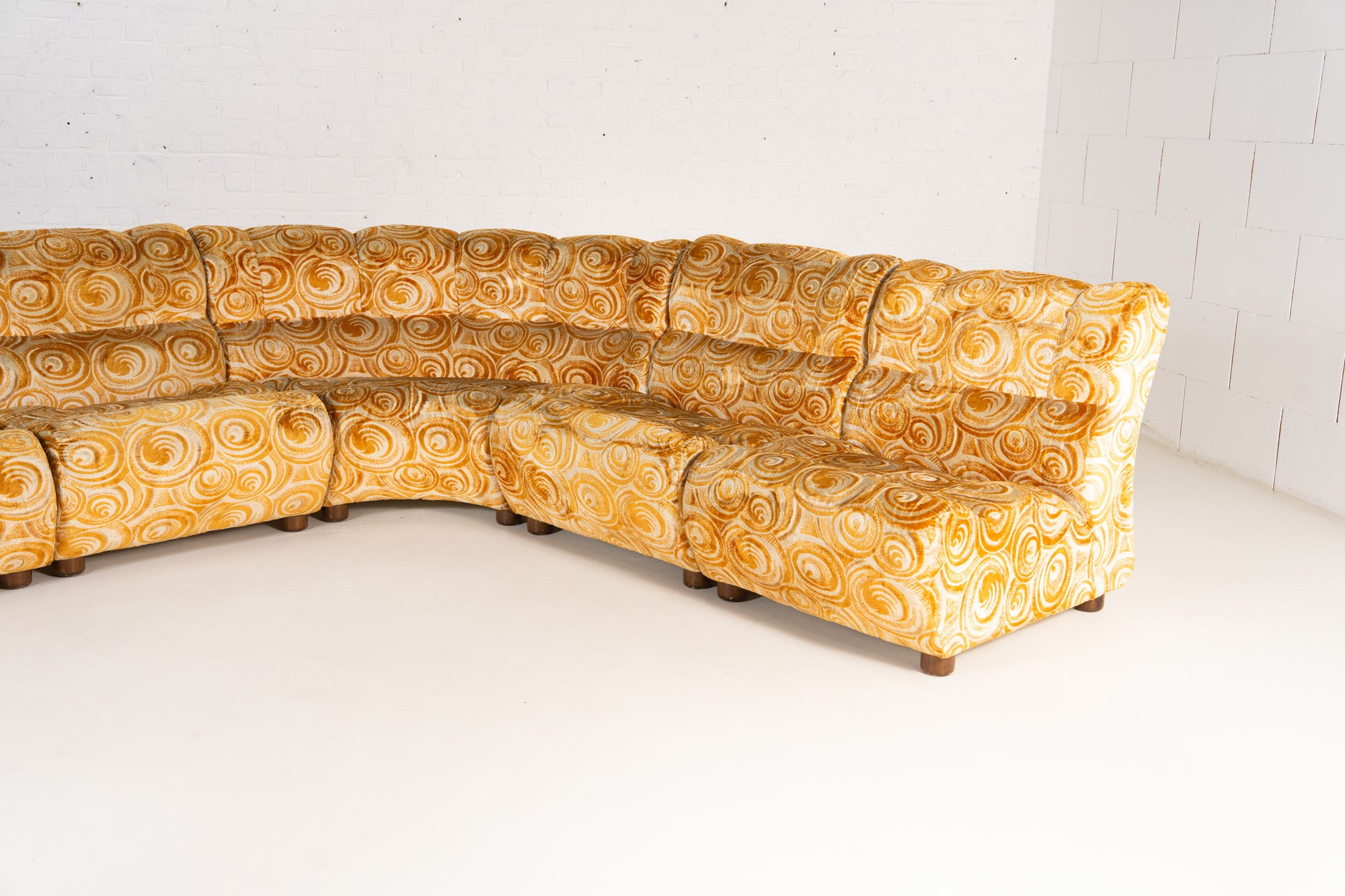 MODULAR 70S CURVED SOFA