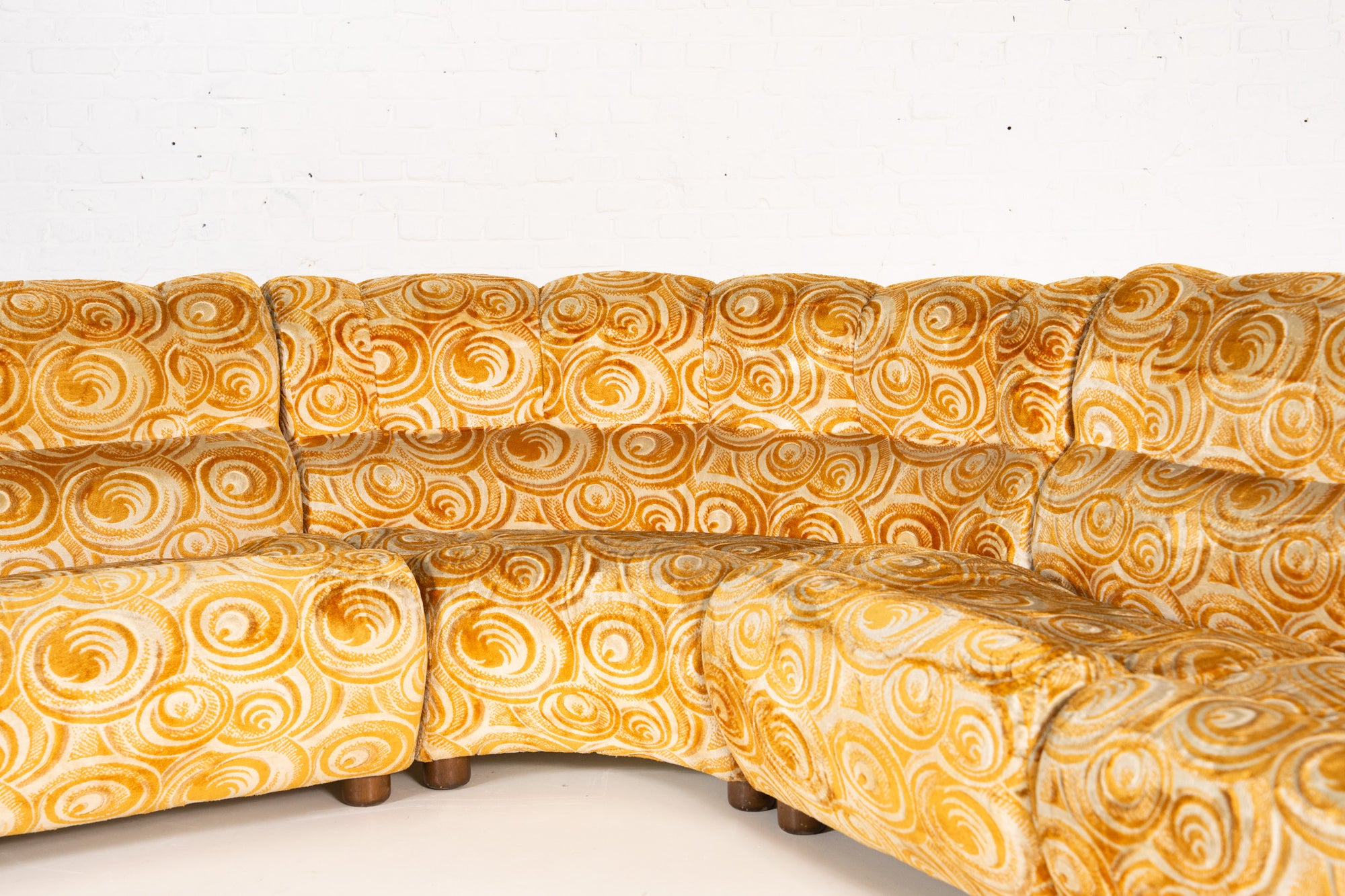 MODULAR 70S CURVED SOFA