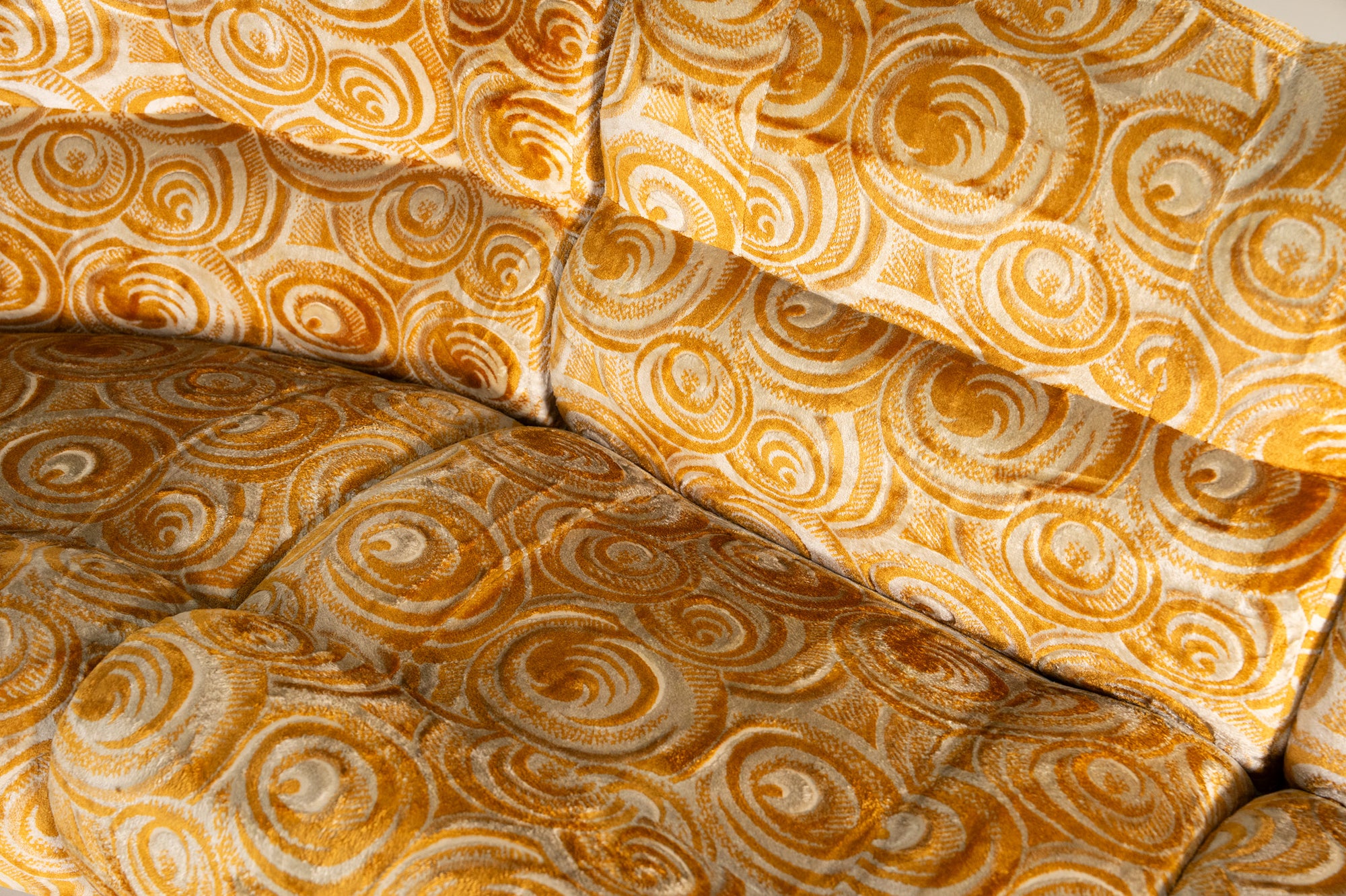 MODULAR 70S CURVED SOFA