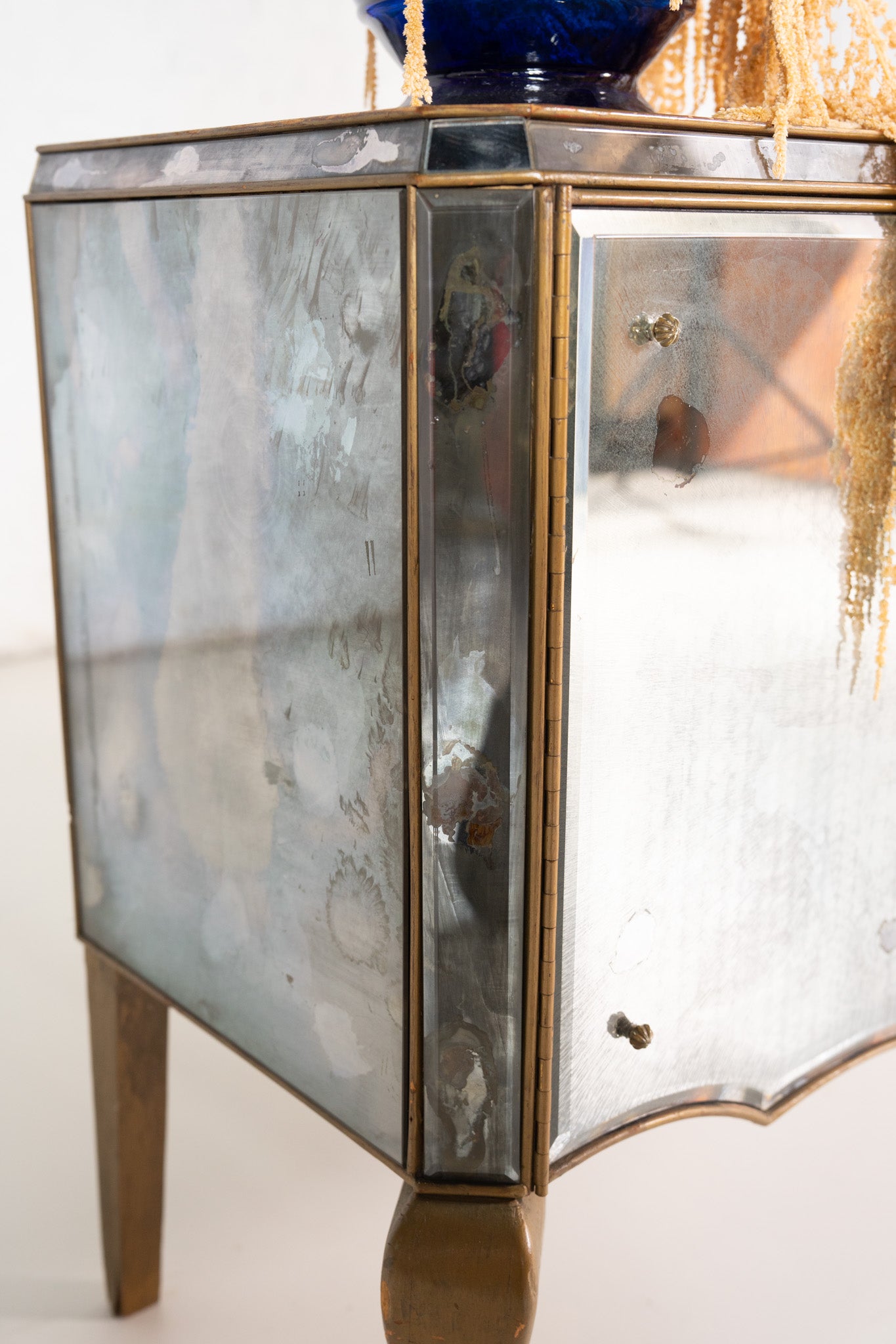 MIRROR SIDEBOARD CABINET