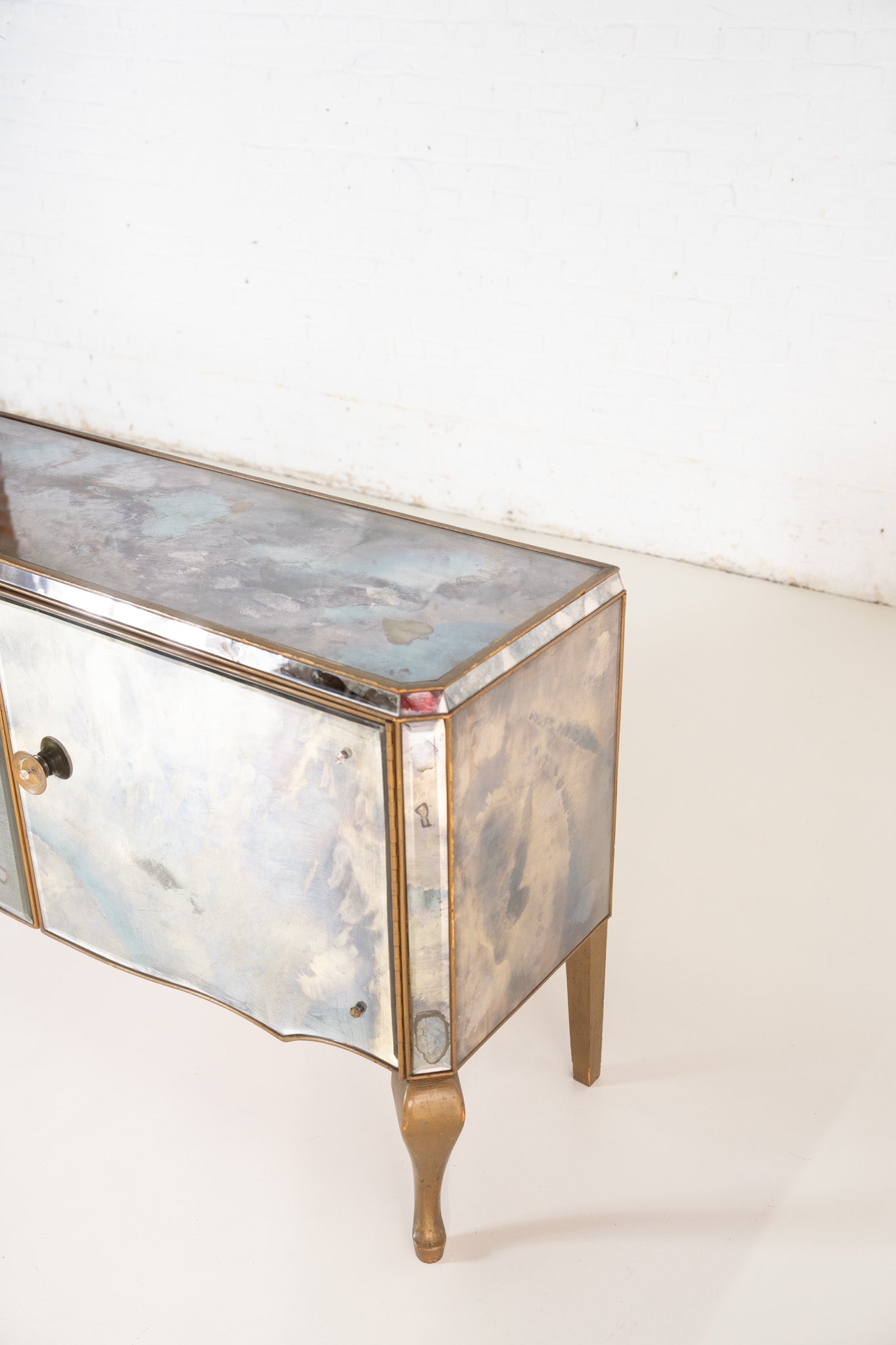 MIRROR SIDEBOARD CABINET